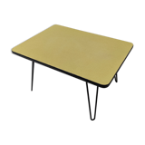 Table basse en formica jaune