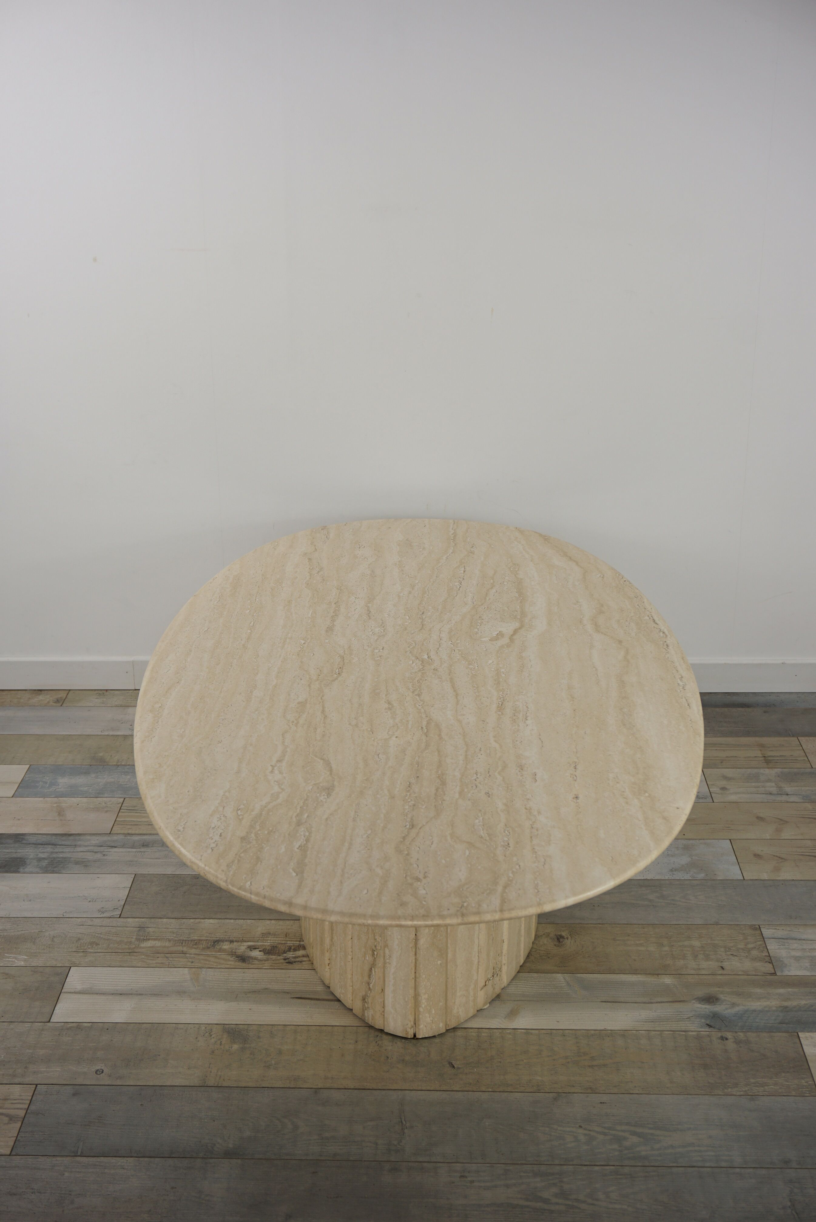 Oval coffee table in Italian design travertine from the 70s