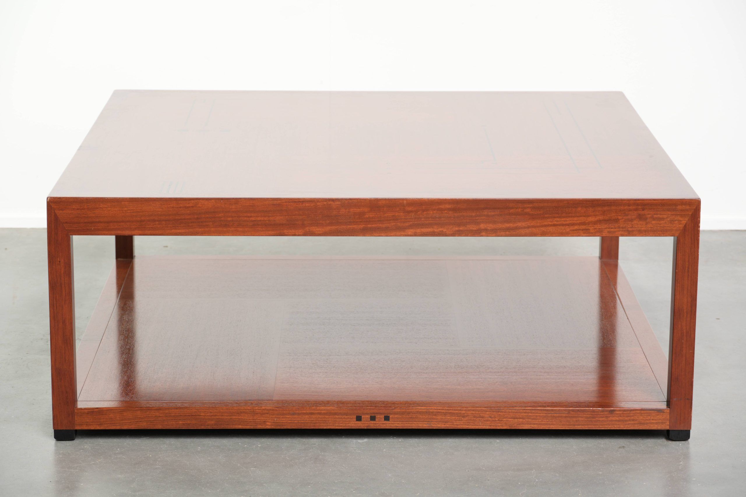 Table basse Art Déco carrée en bon état