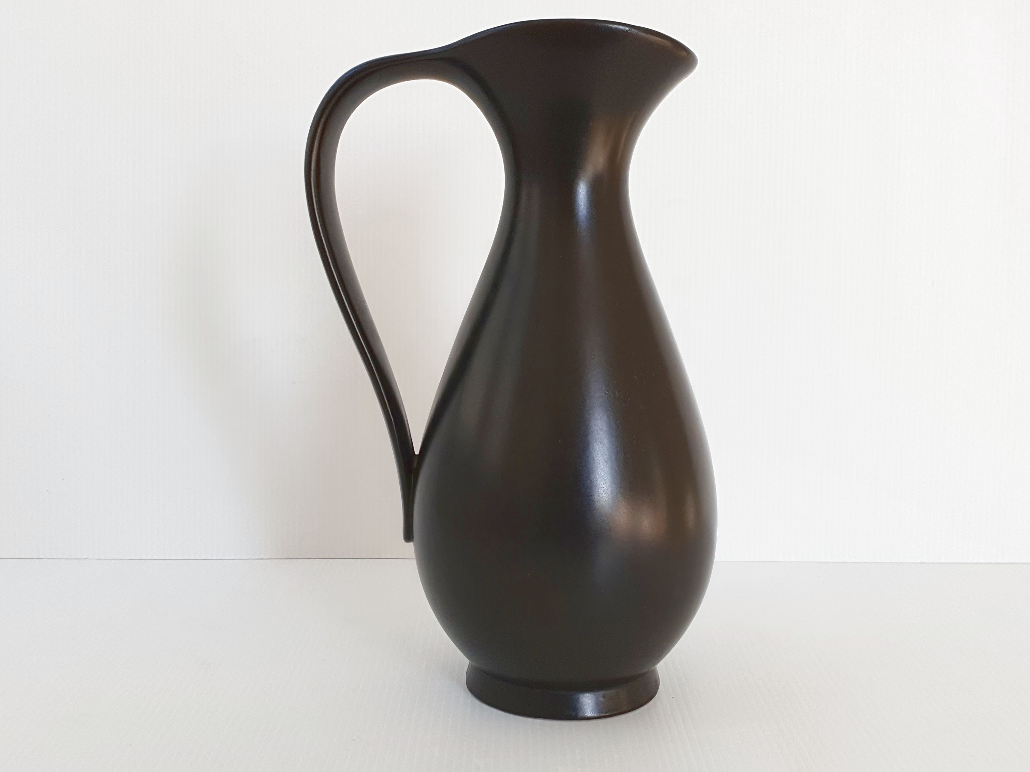 Pitcher P.L. Brigitte vintage 1950