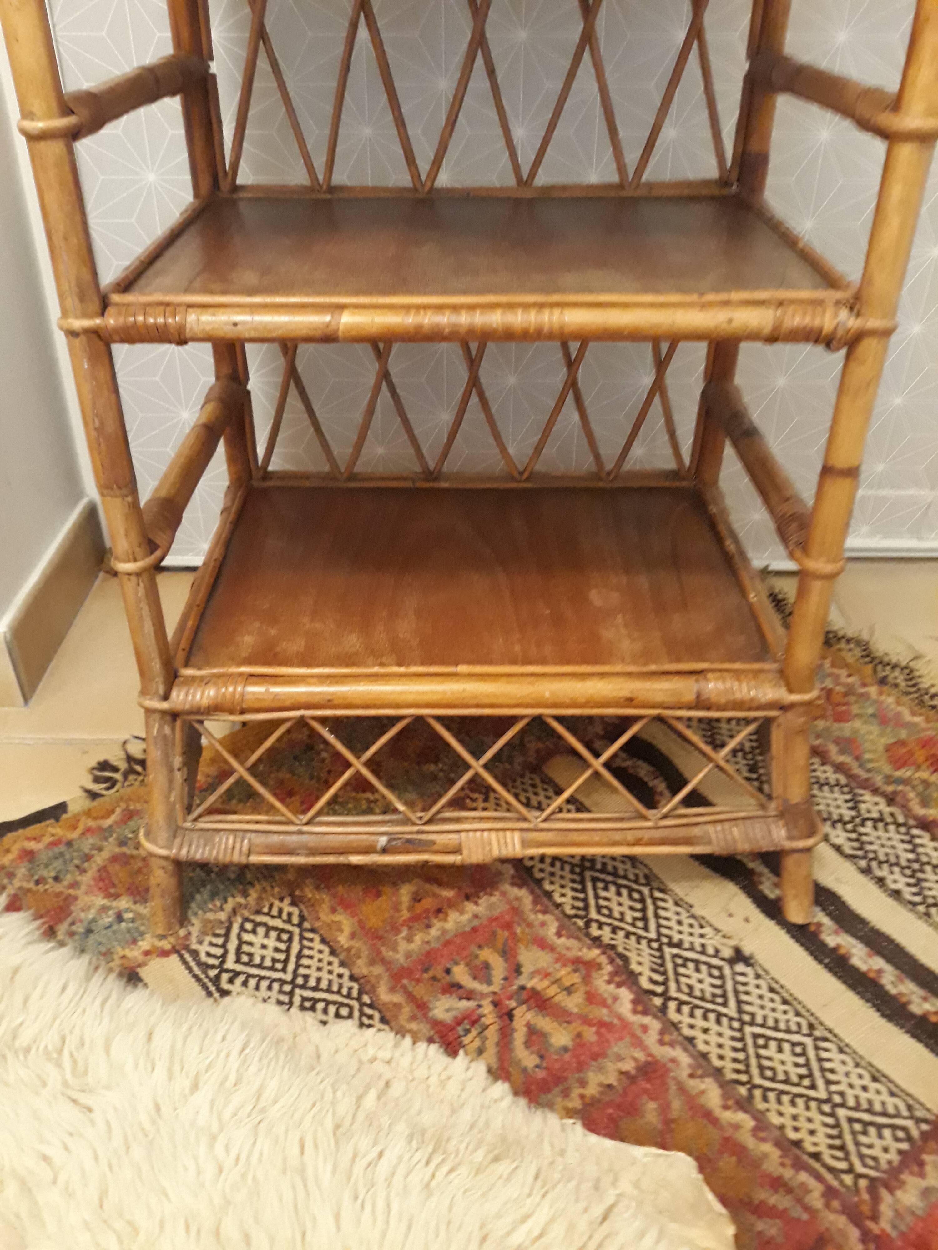 Étagère en rotin vintage