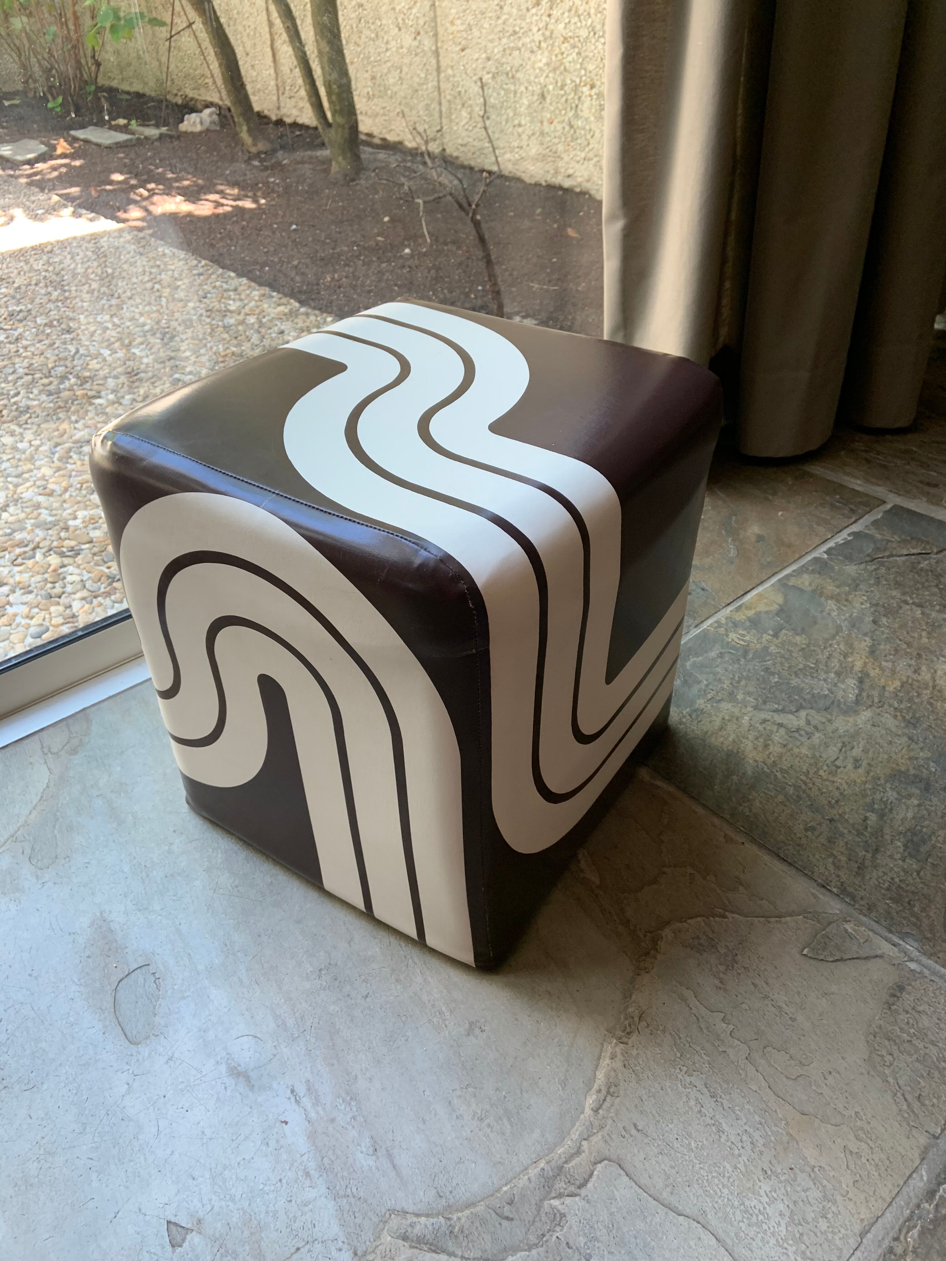 Pouf Pierre Cardin in 70s vinyl