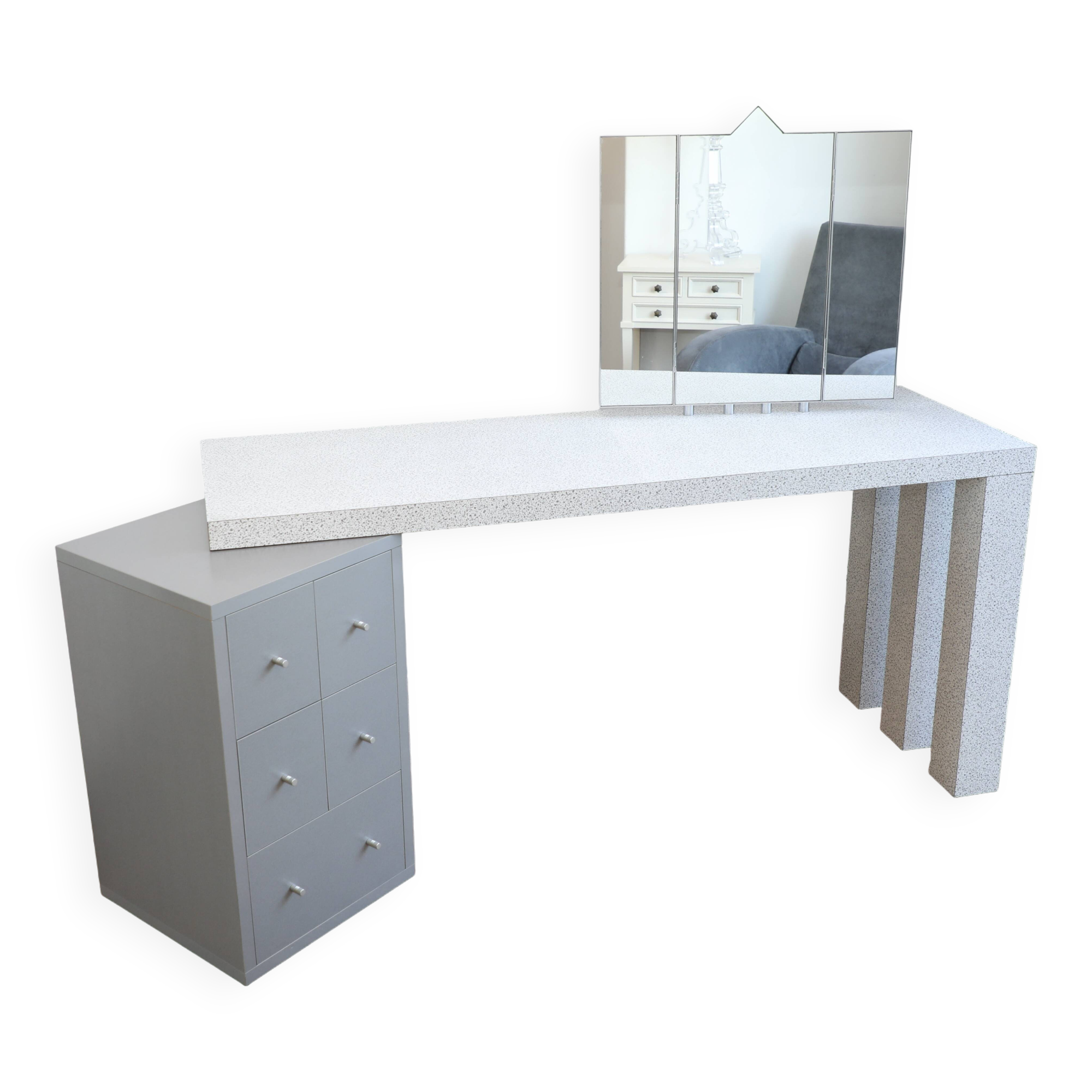 Dione Hairdresser (Antonia Astori, 1980)