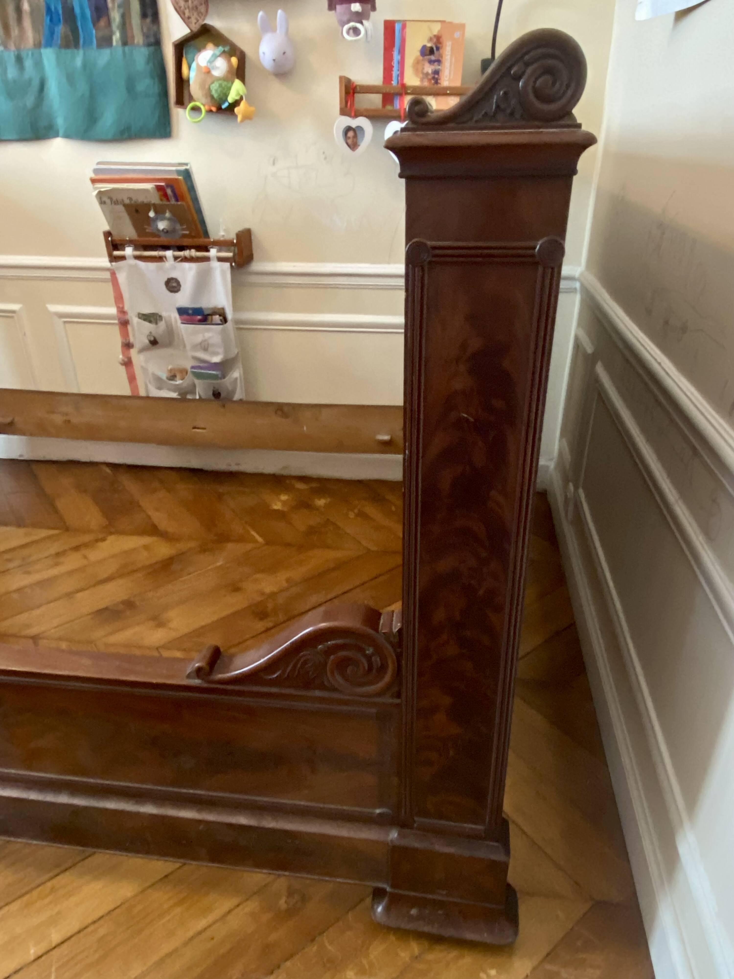 Old wooden bed 120 cm