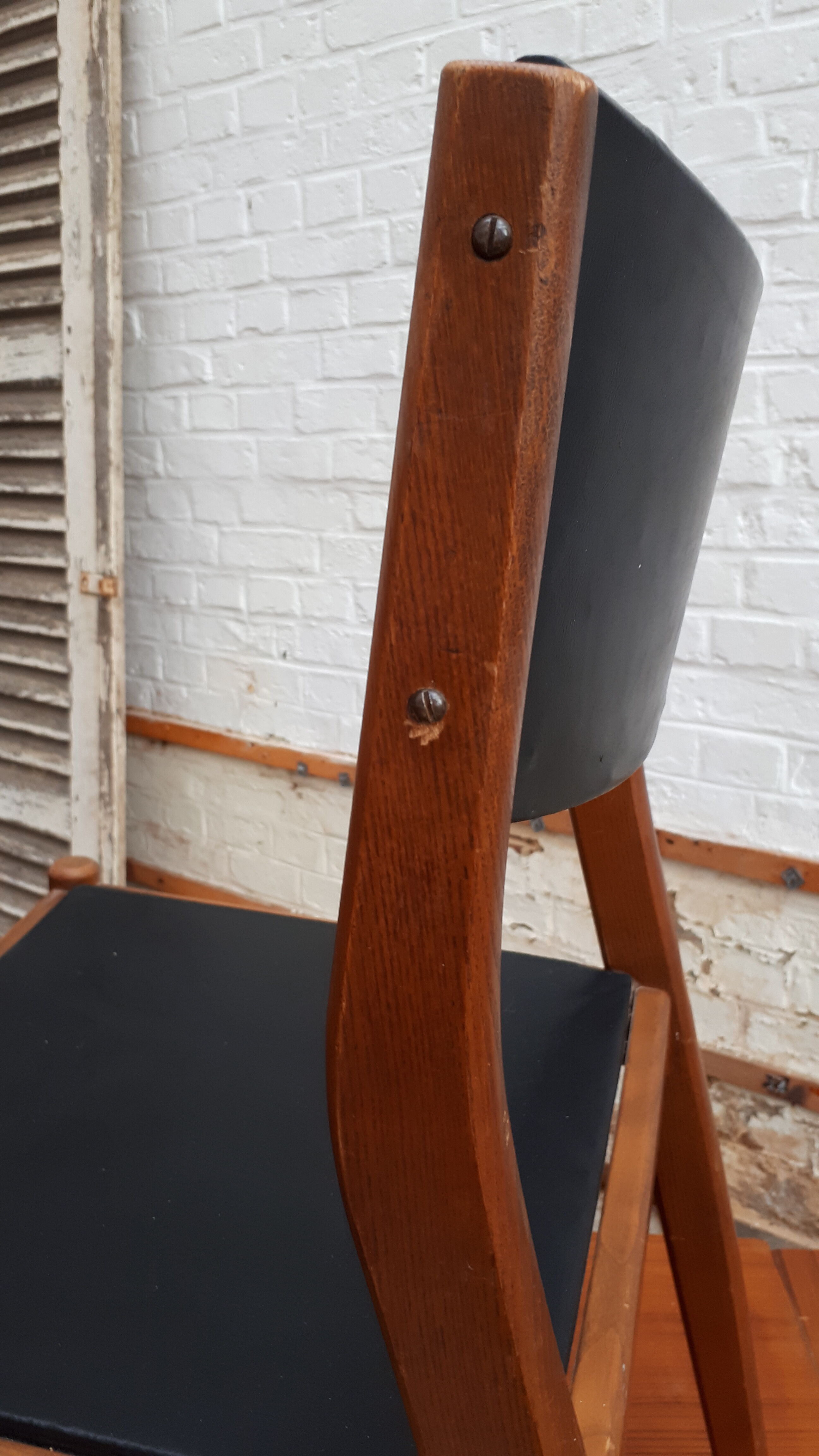 Lot of 6 Scandinavian chairs