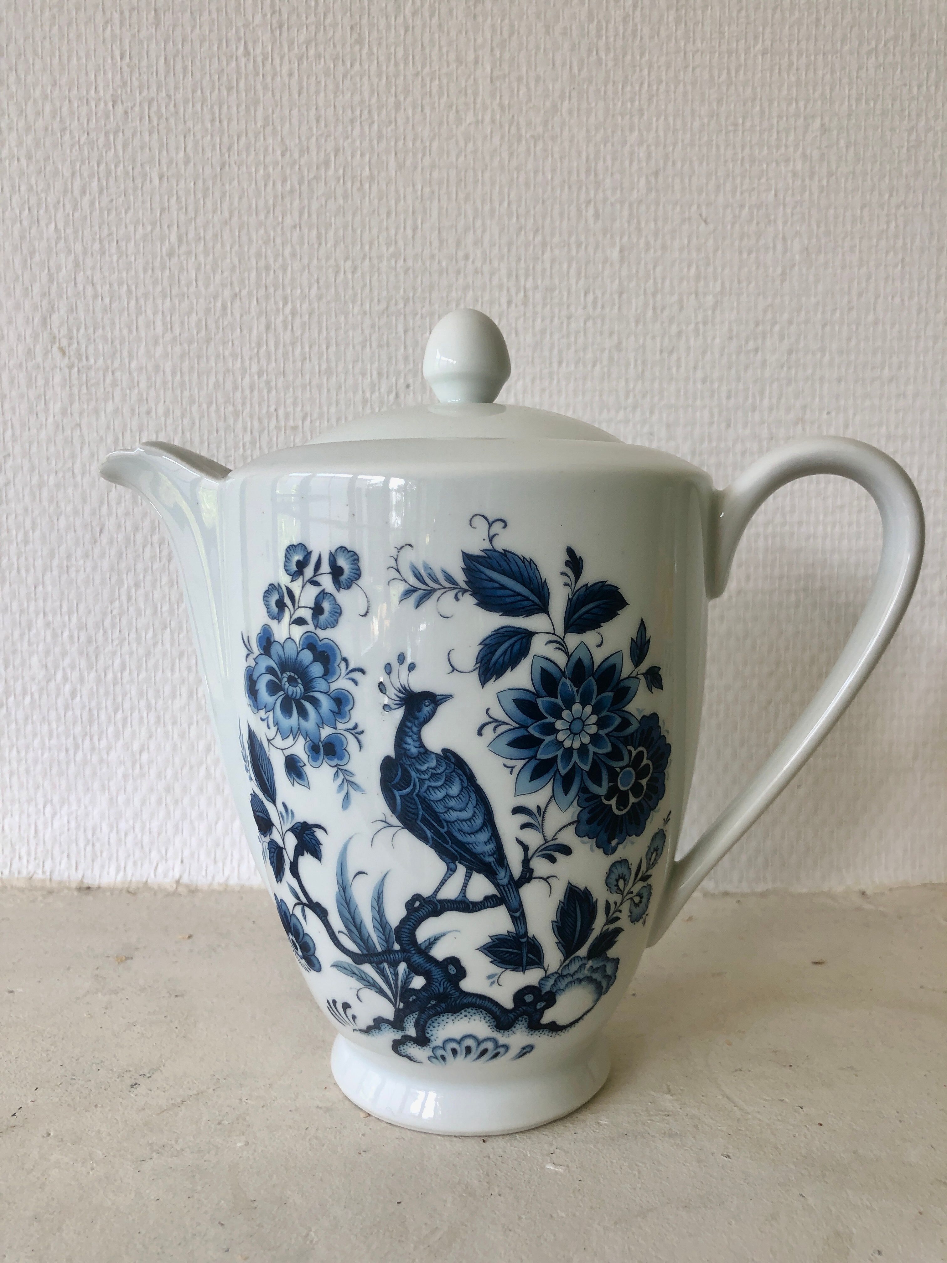 Théière en porcelaine de Limoges