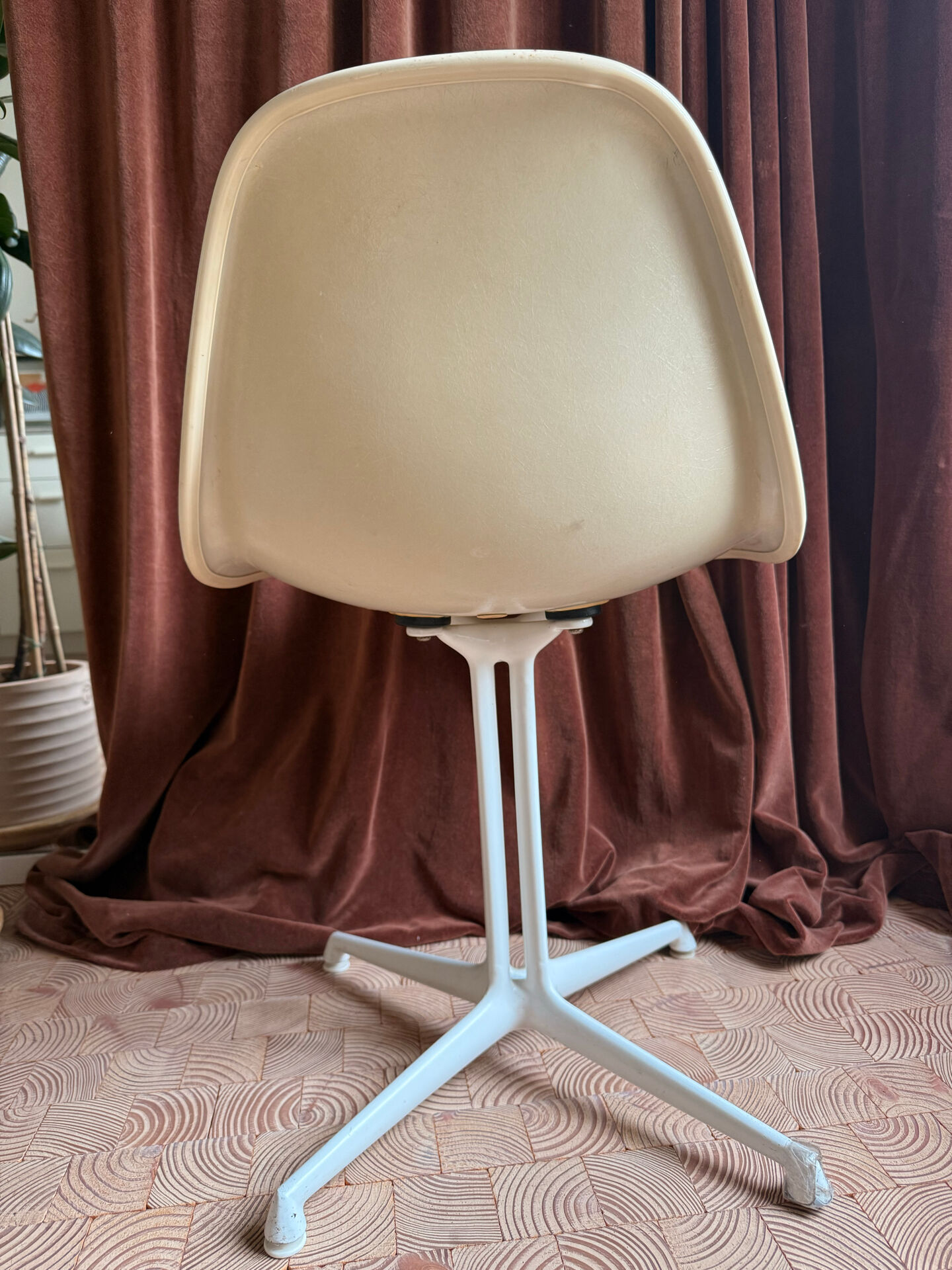 Chair La Fonda Herman Miller Ochre yellow