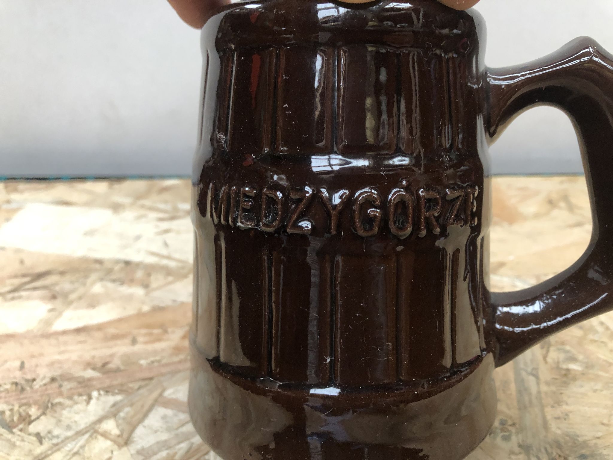 Serie 5 tasses chopes miedzygorze céramique marron vintage