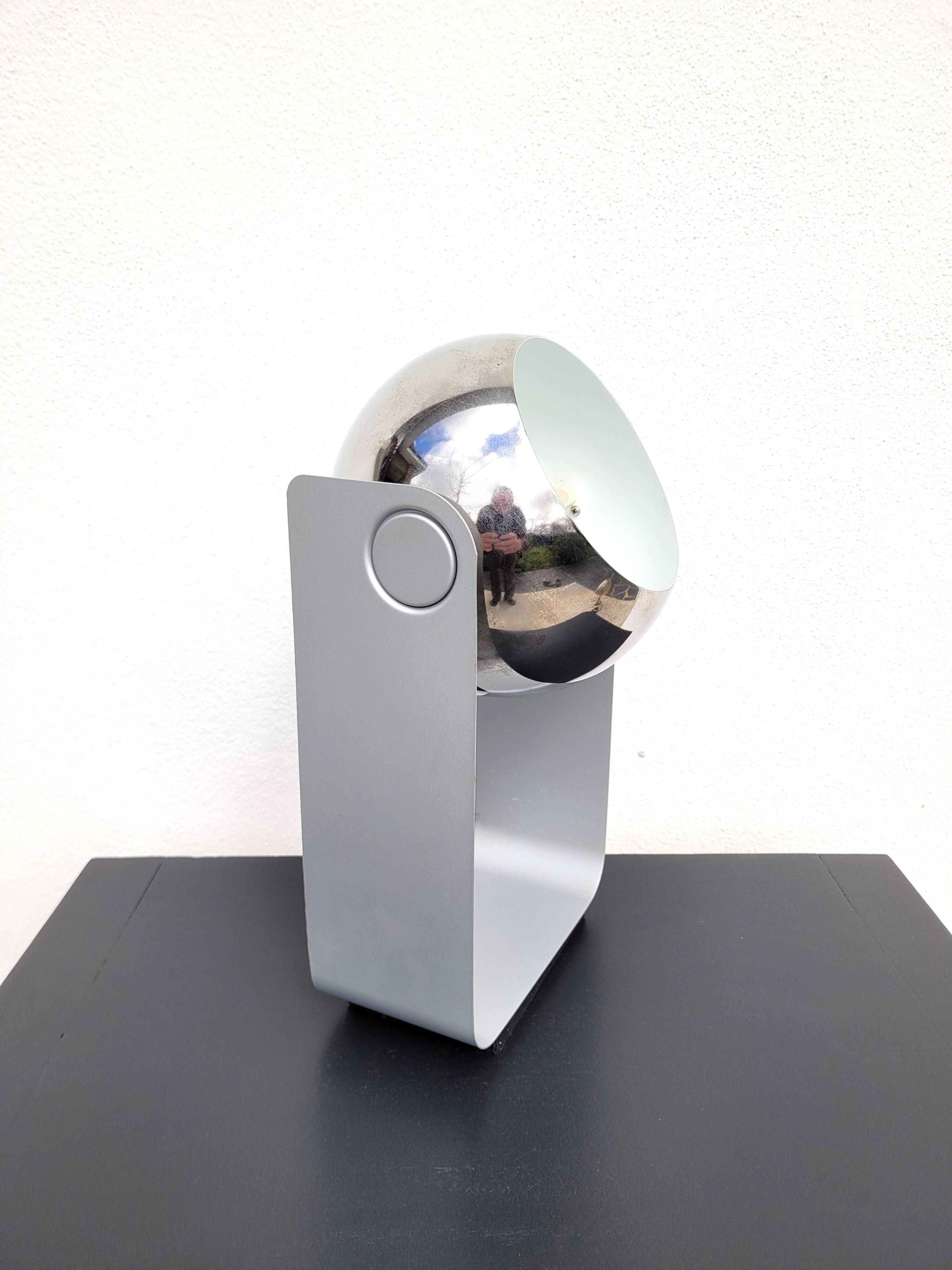 Eyeball lamp design Massive