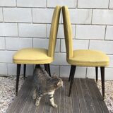 Paire de chaises moutarde pieds fuseaux