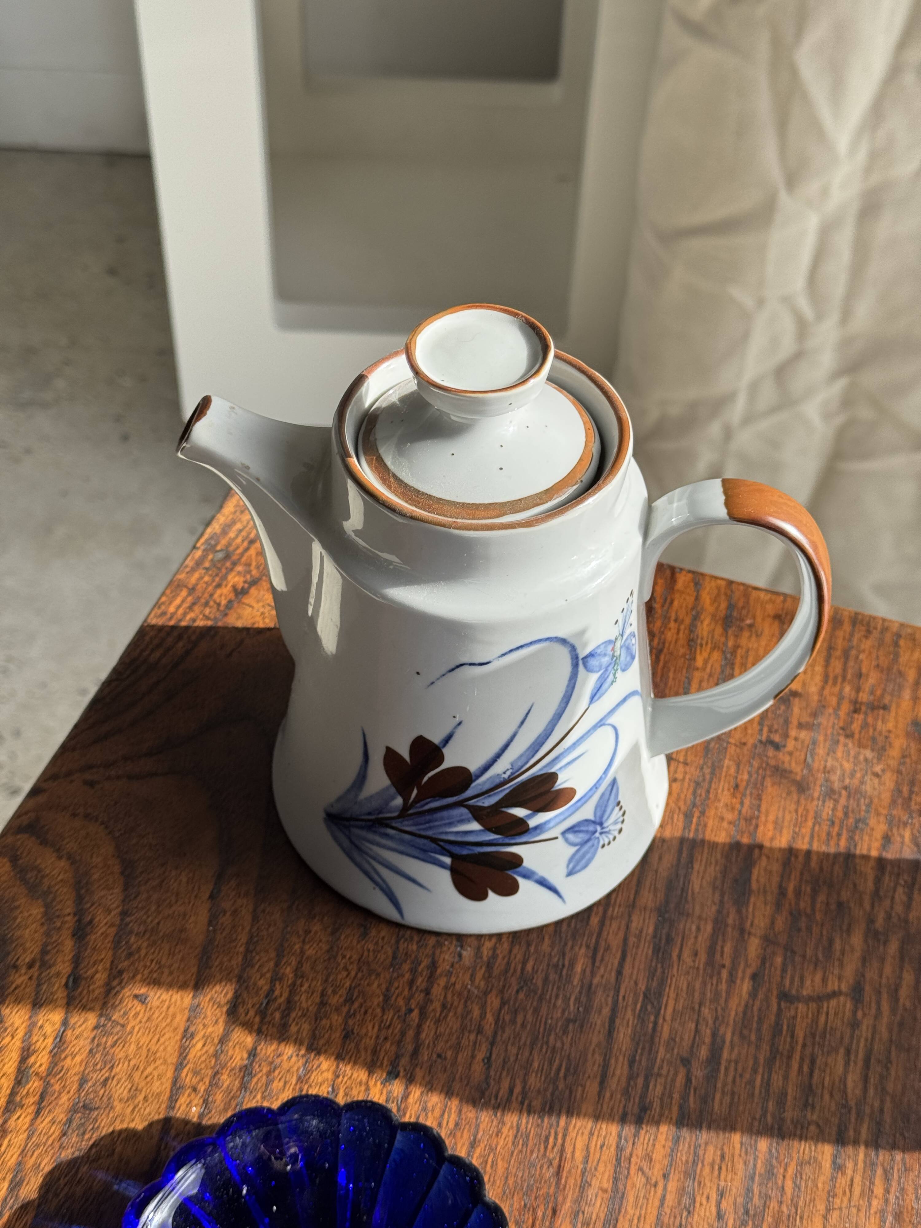 Teapot with stylised blue and brown flowers H18