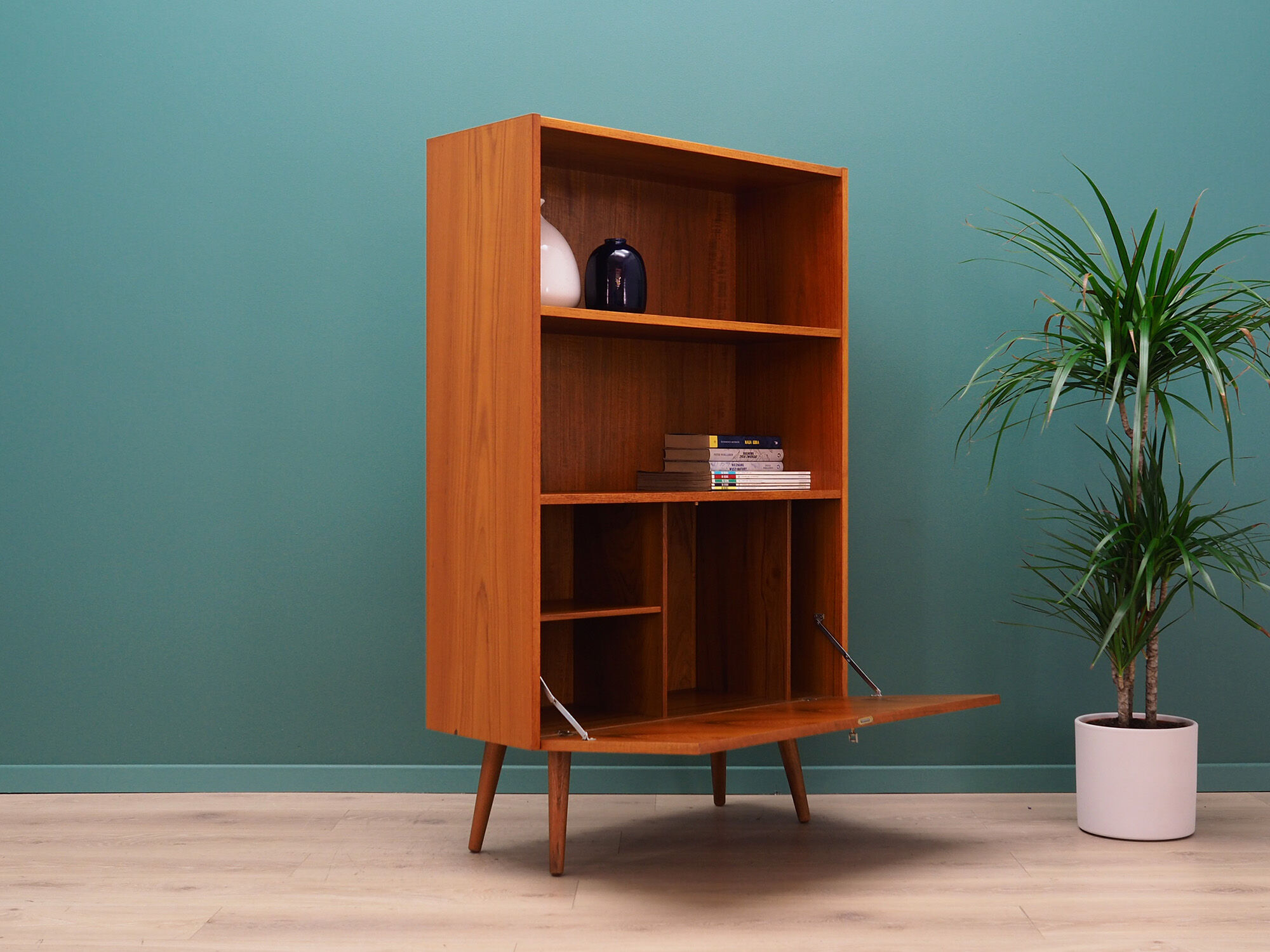 Vintage bookcase 60 70 Scandinavian design