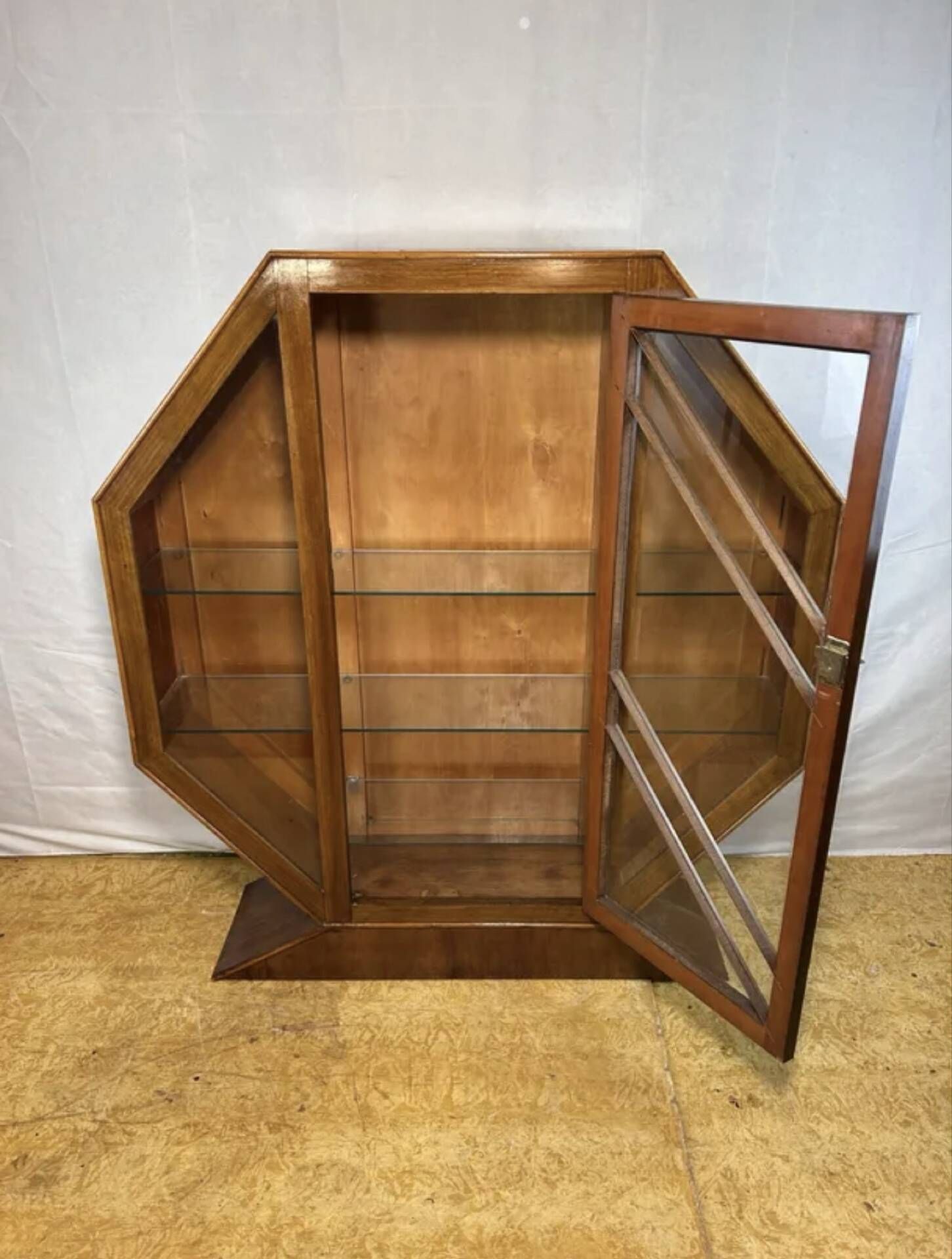 Art deco vintage brocante walnut hexagonal display cabinet - 1920-1930