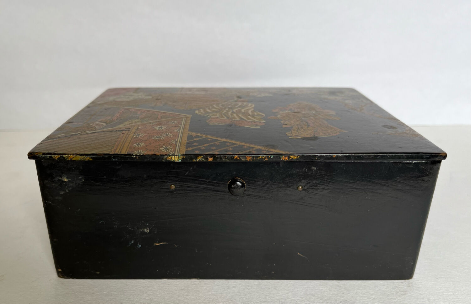 Chinese lacquer jewelry box