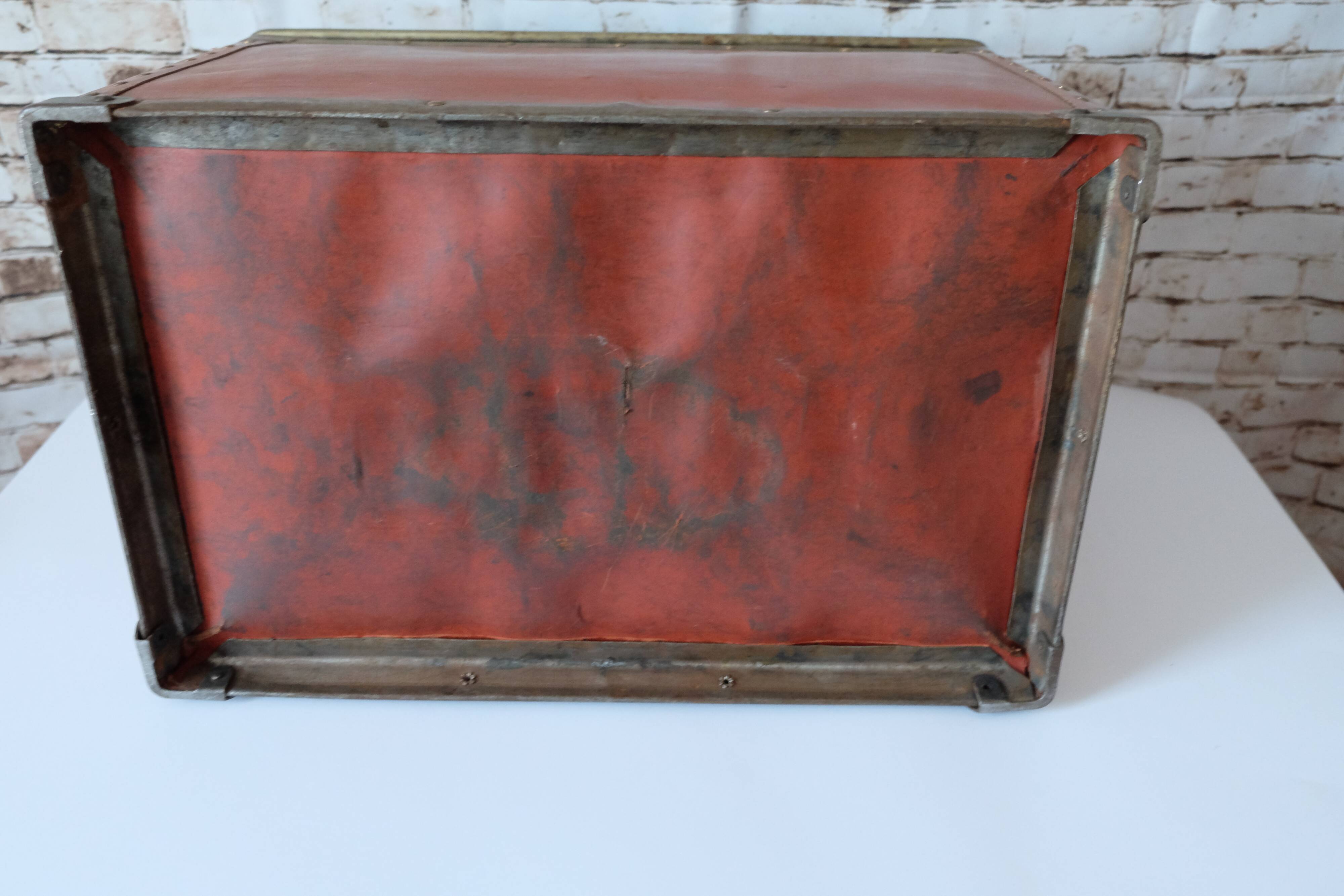 Industrial bin Suroy