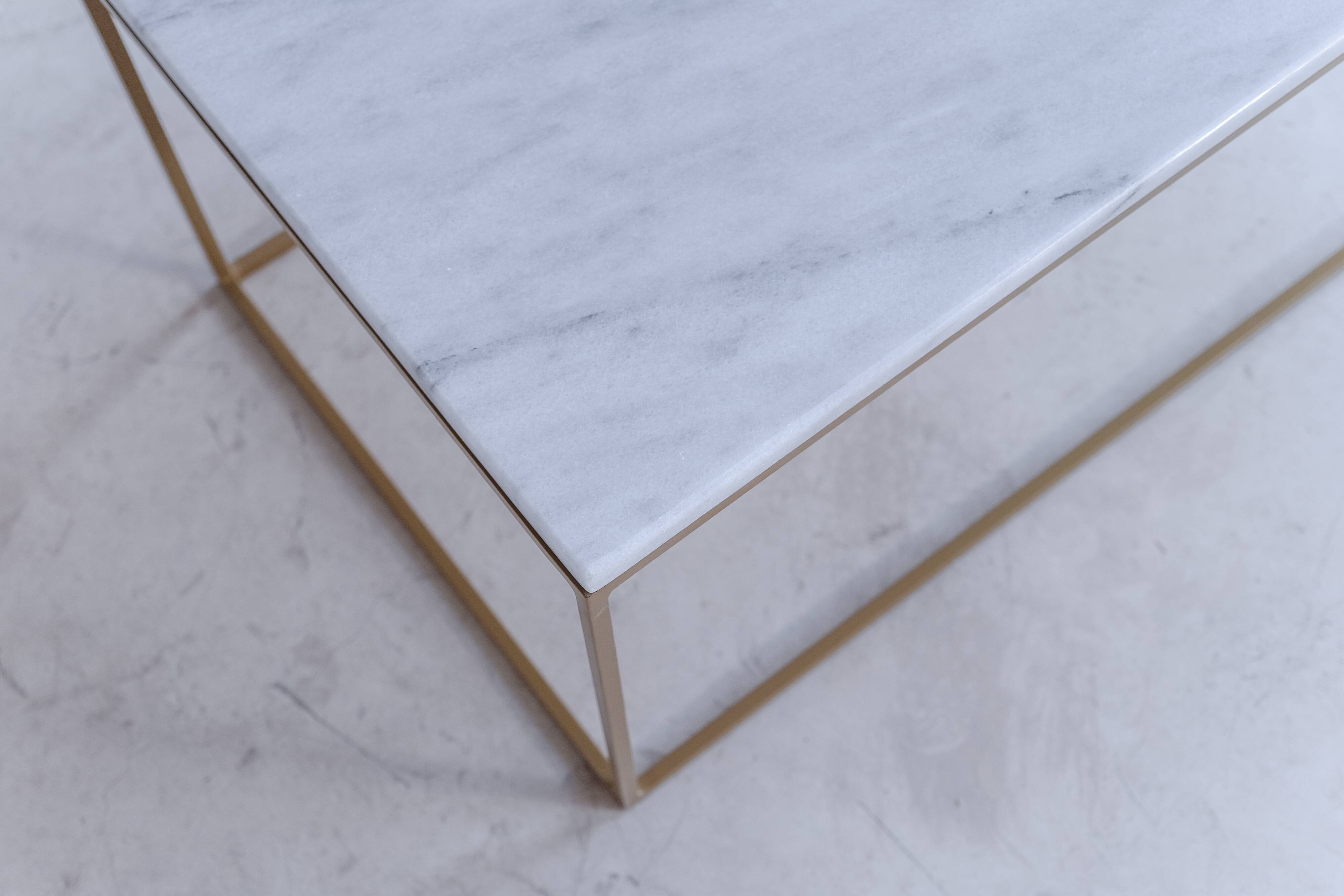 Rectangular coffee table in white Marble Ibiza, gilded base L120xP60xH40.