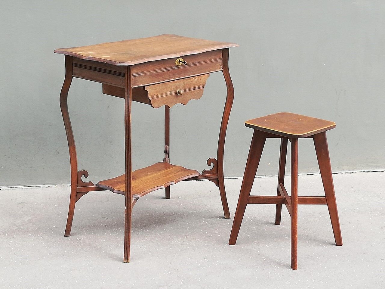 Oak dressing table 1900 Art Nouveau