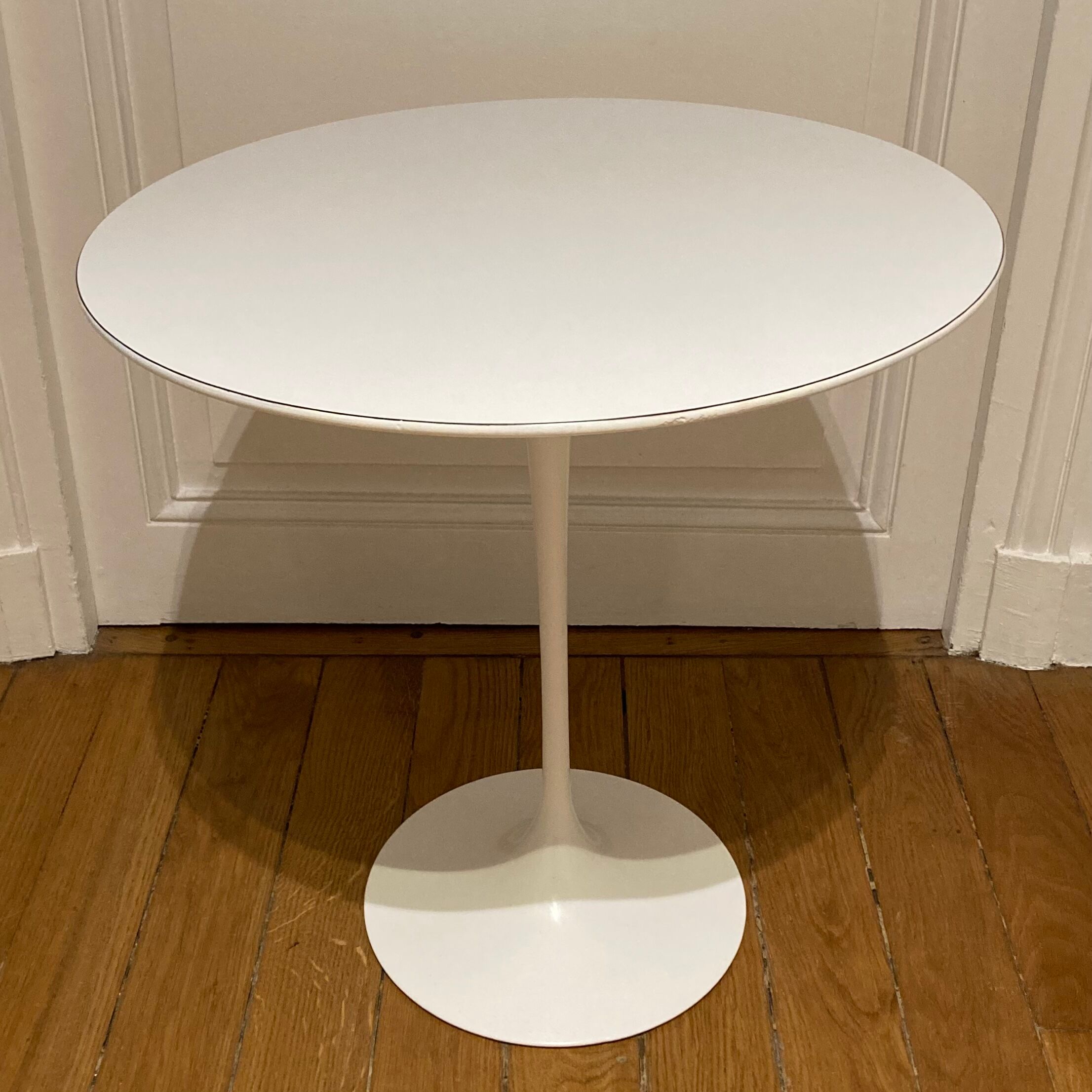 Side table Eero Saarinen for Knoll 1957