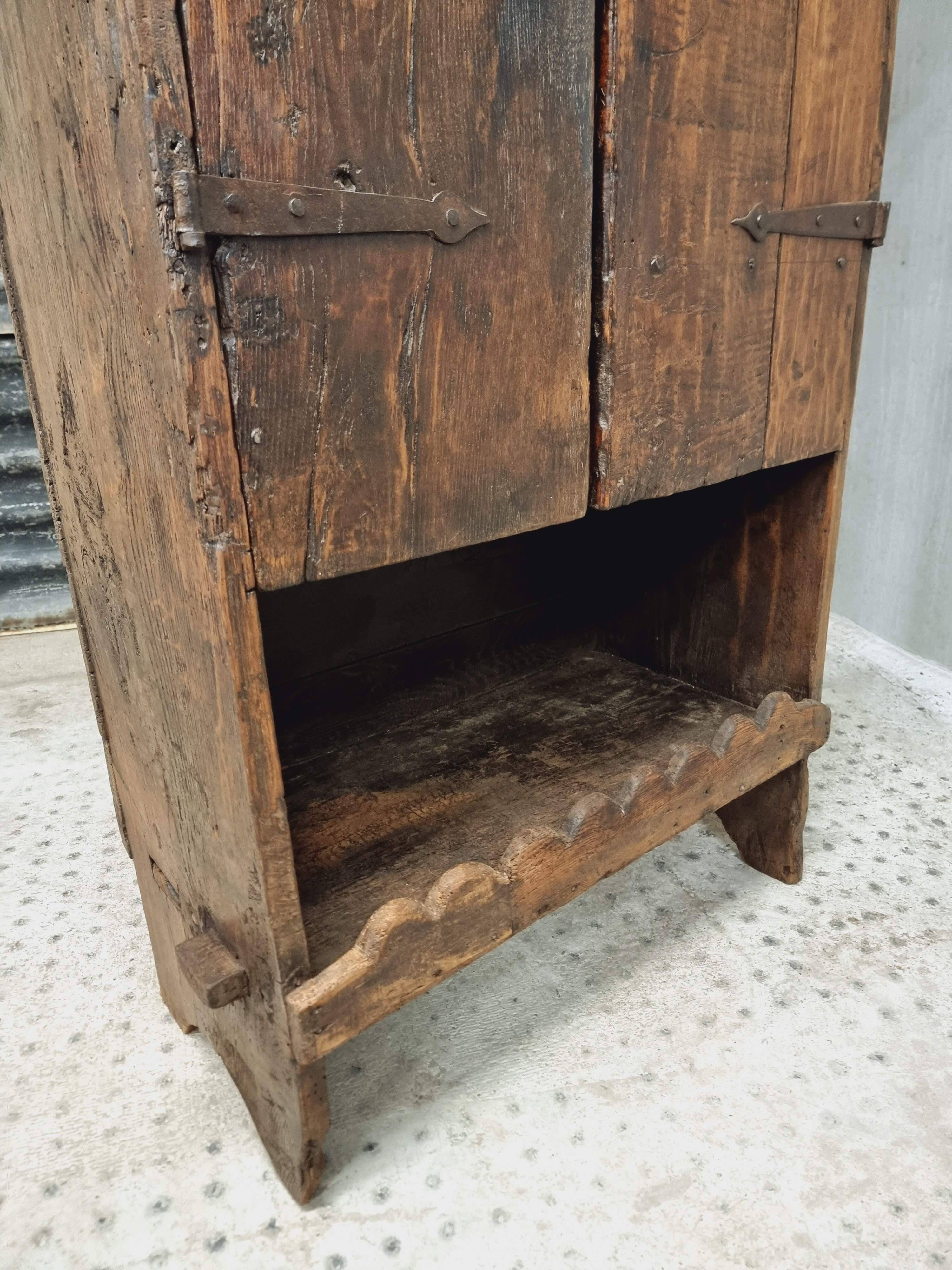Antique Spanish cabinet chestnut 18th century 88 x 190 cm