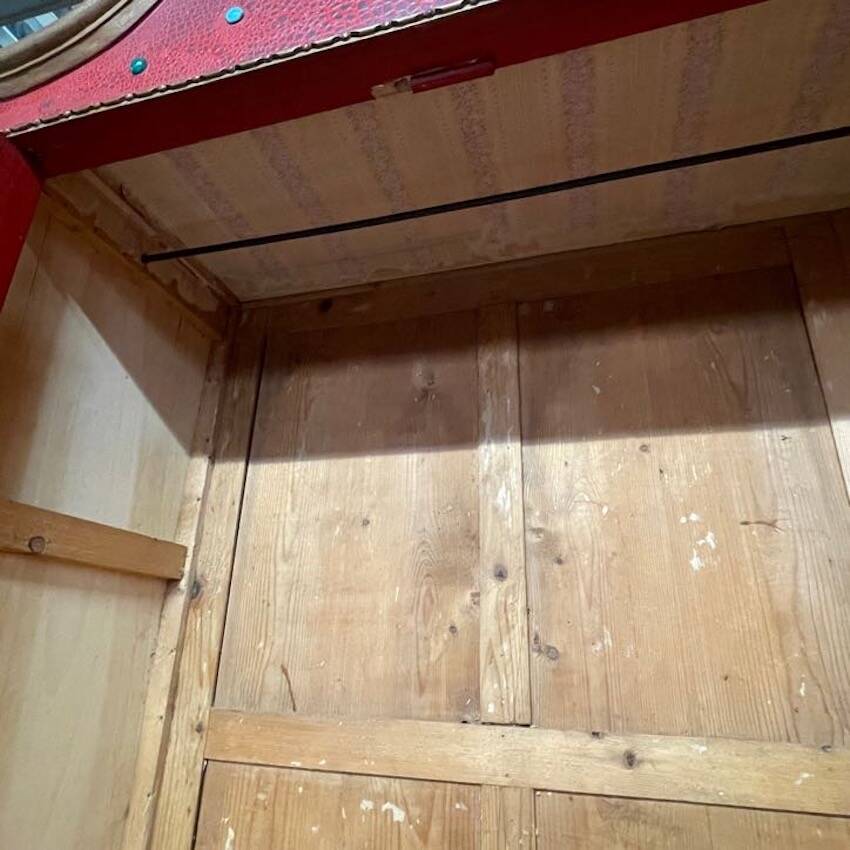 Trumeau with chest of drawers from the mid-20th century in chinoiserie style.