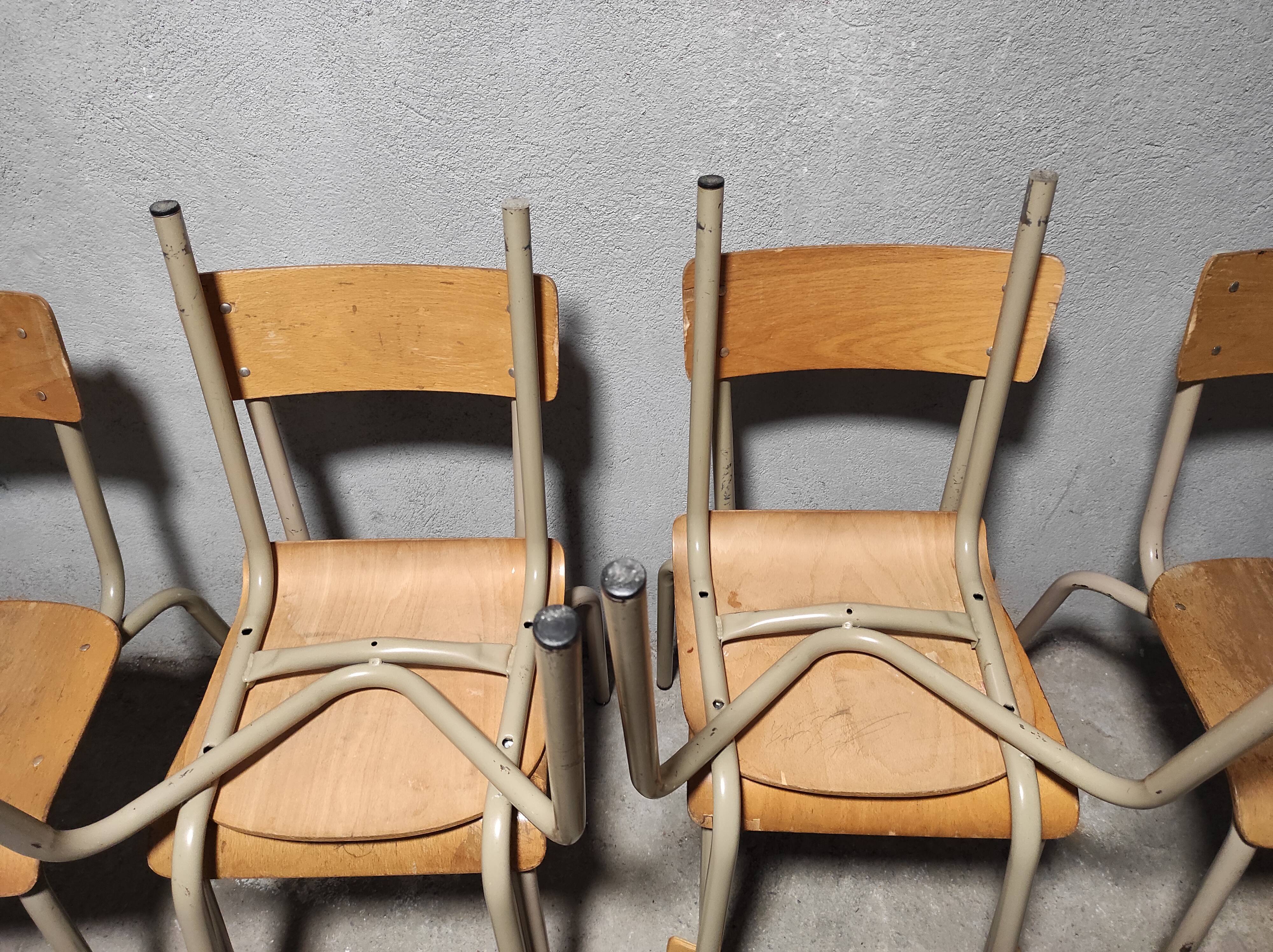 Lot of 6 school chairs