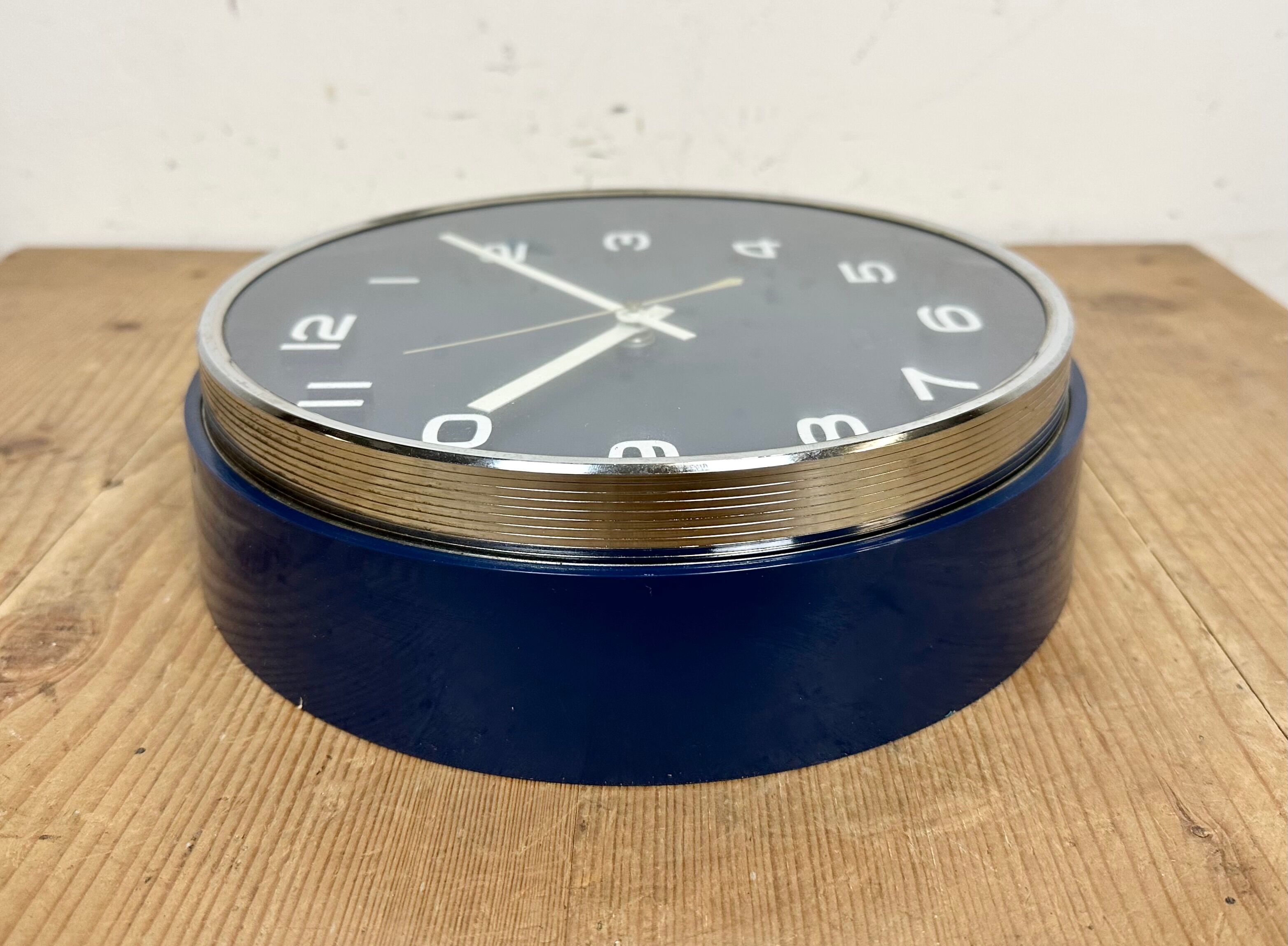 Vintage Blue Bakelite Electric Wall Clock from Metamec, 1970s