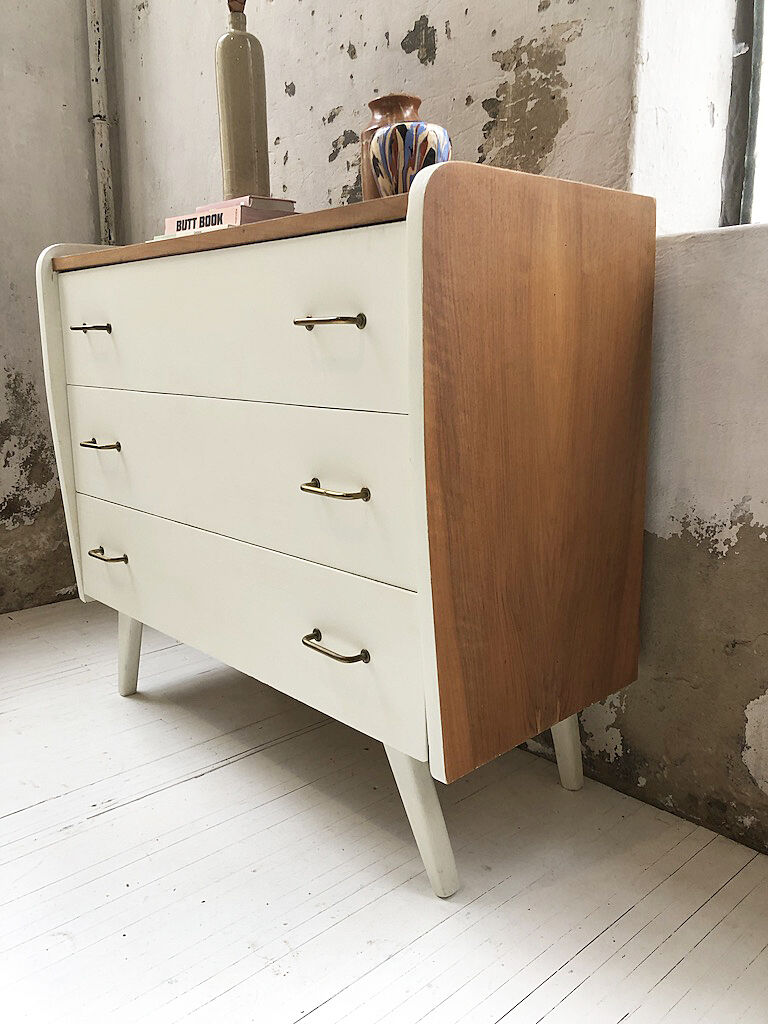 White vintage chest of drawers