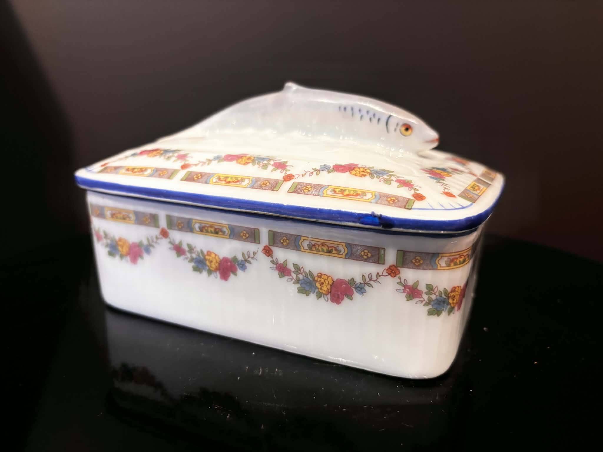 Butter dish