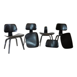 Ensemble de 4 chaises DCW par Charles