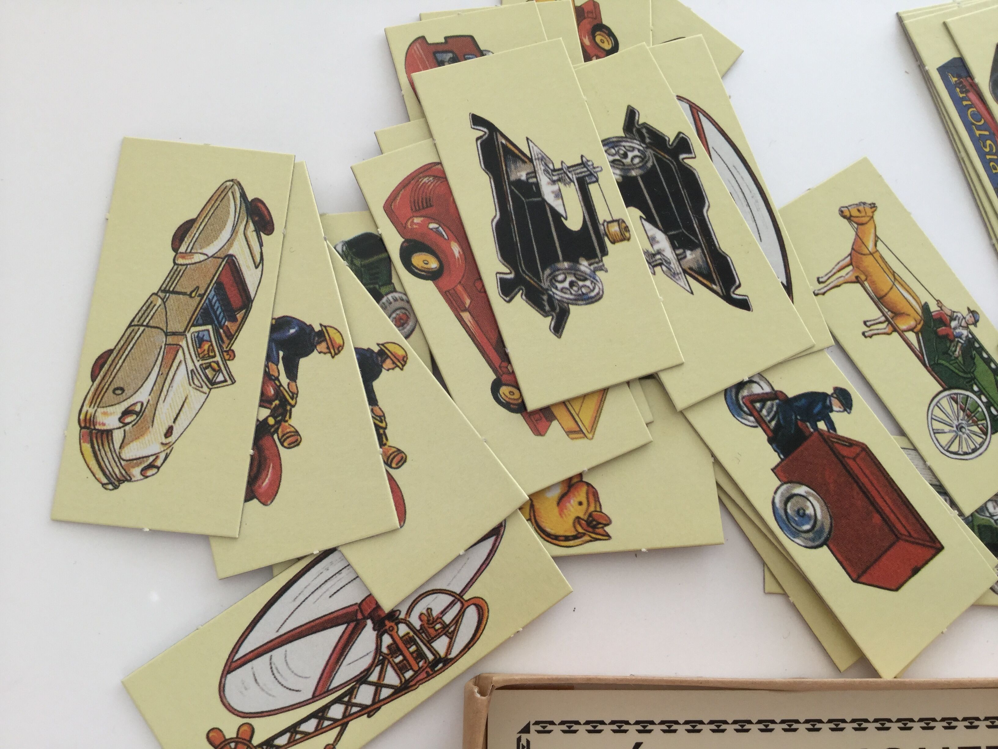 Jeu de cartes mémo des jouets