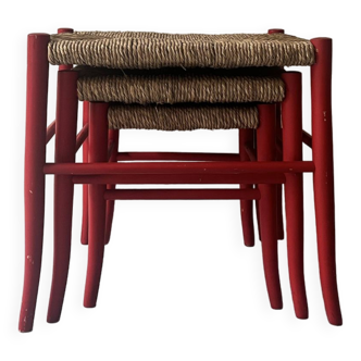 3 tabourets gigognes en bois rouge e taille, italie 1970