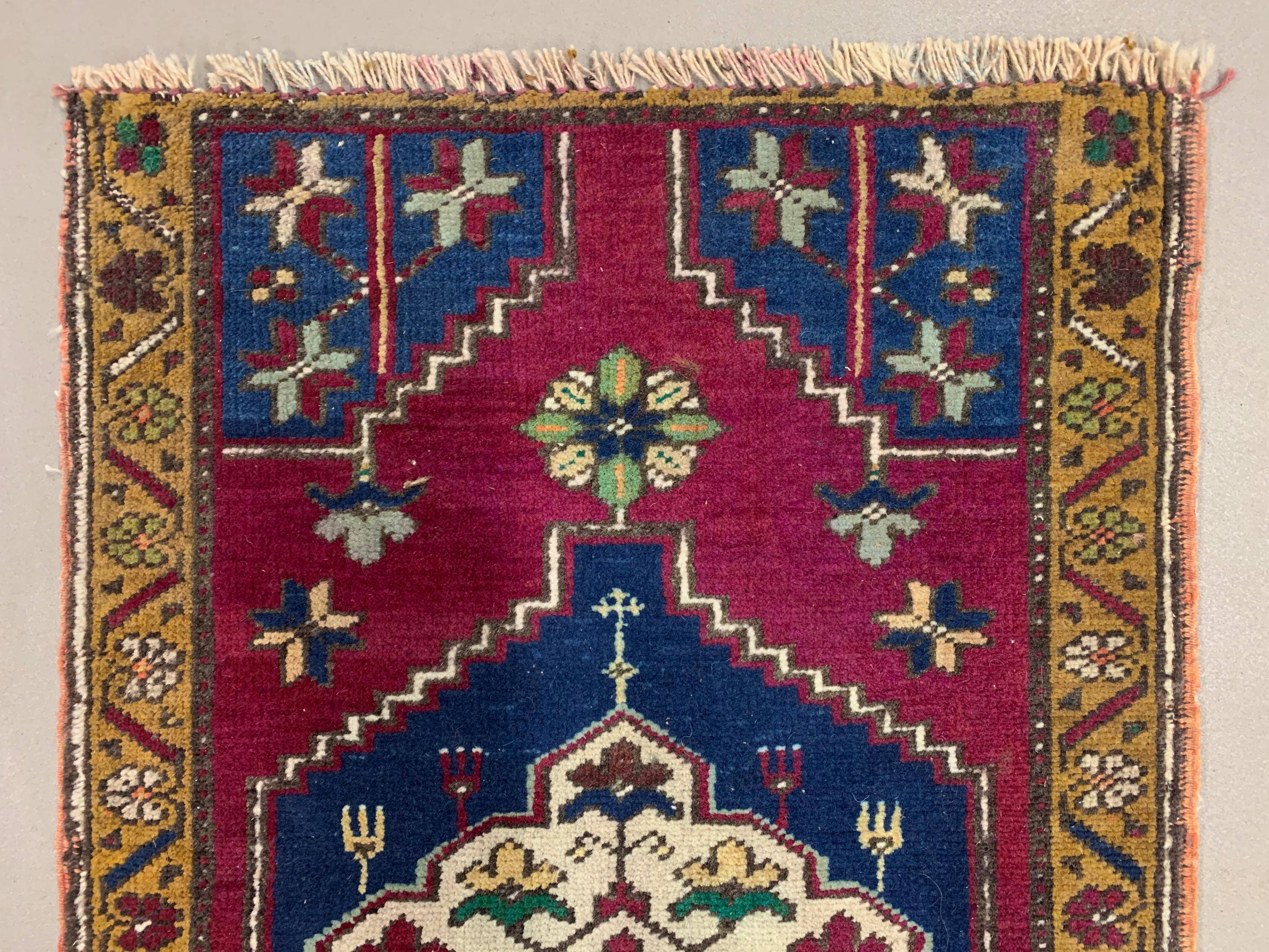 Small Vintage Turkish Rug 92x55 cm, Short Runner, Tribal, Shabby, Mini Carpet