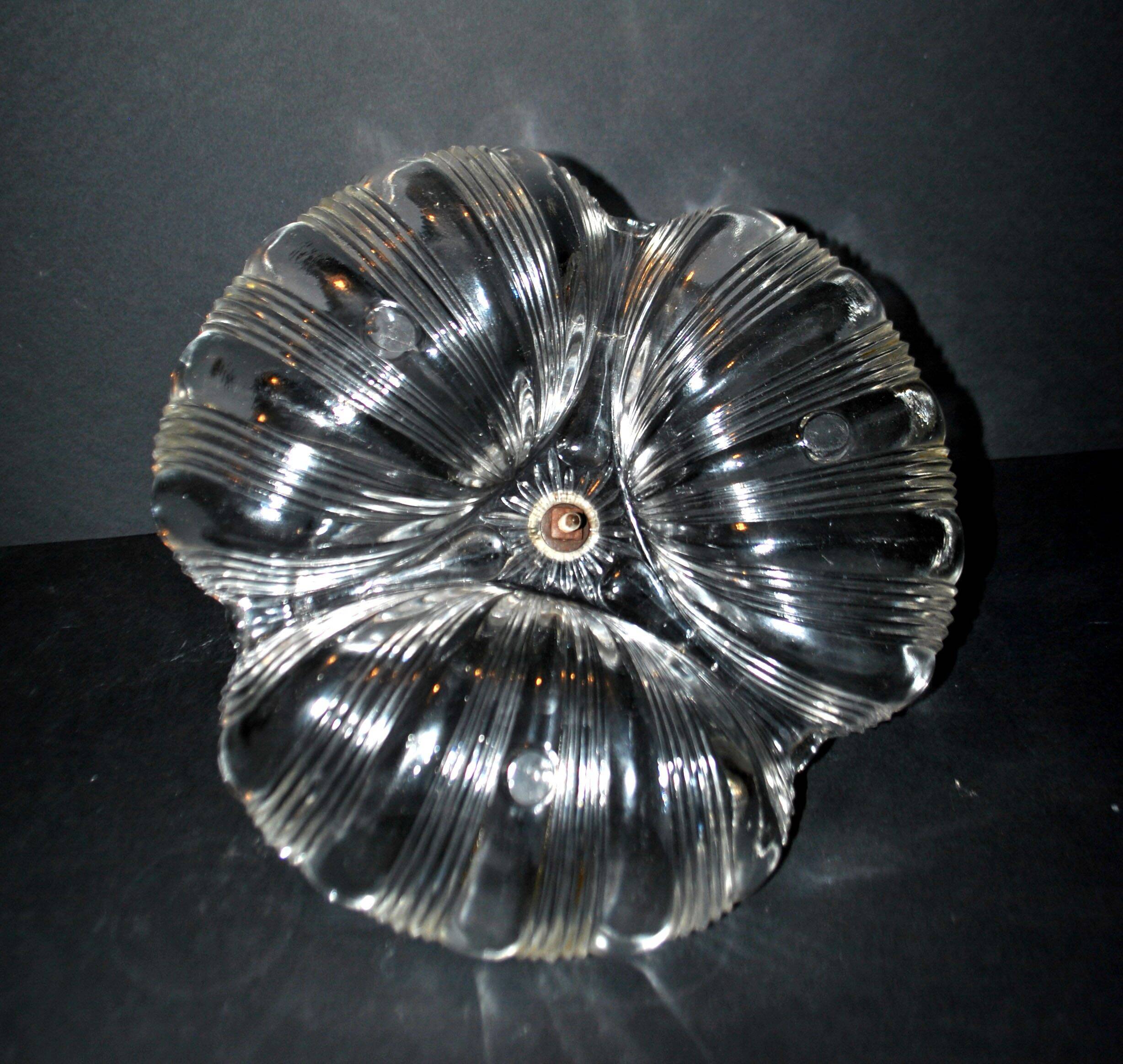 Art Nouveau polylobed bowl in molded glass, shell shape, 1900-1910