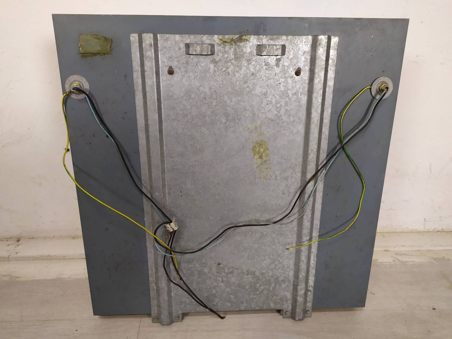 Vintage illuminated bathroom mirror