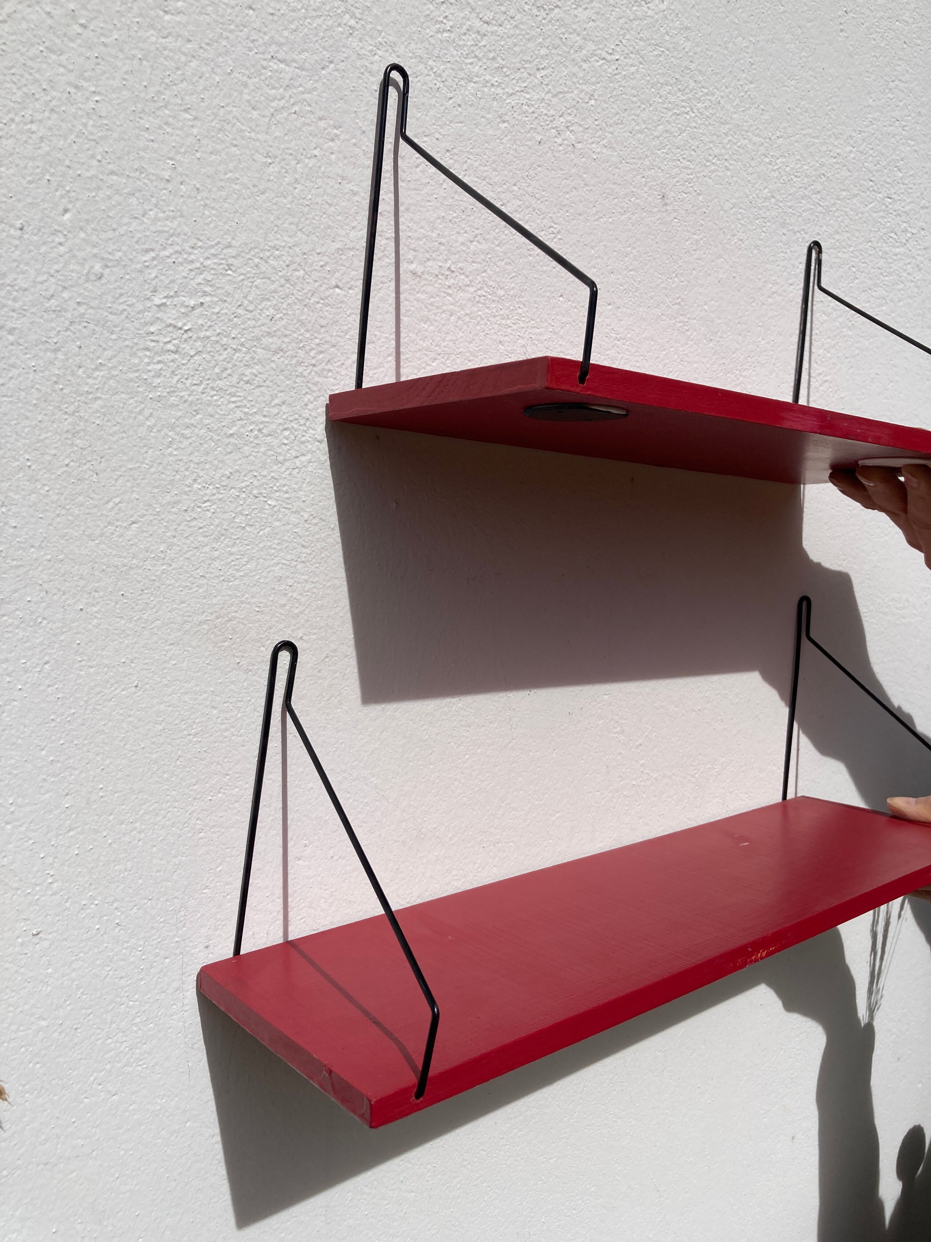 Duo of wall shelves in vintage red and black wood  1970.