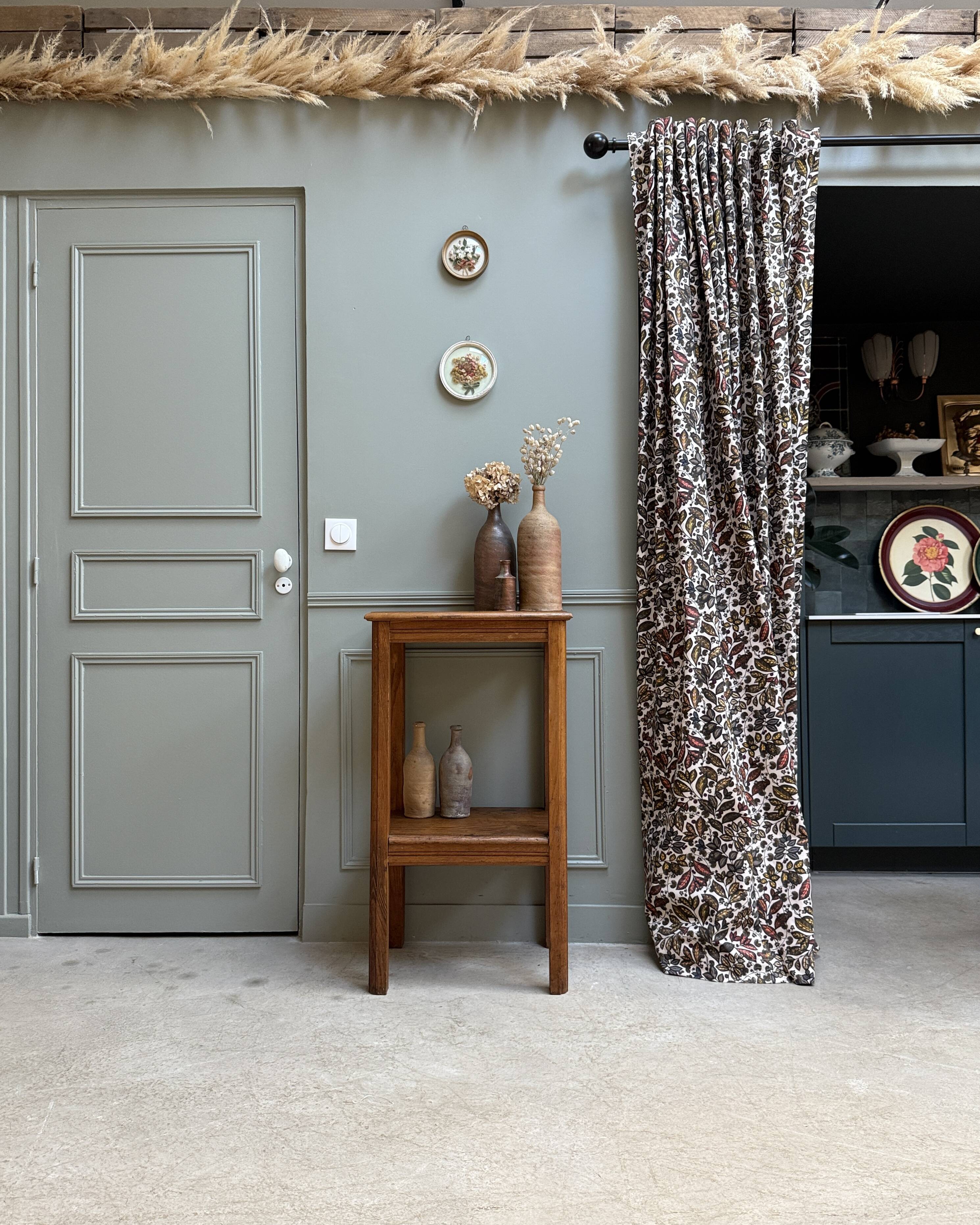 Small console from the 1940s.