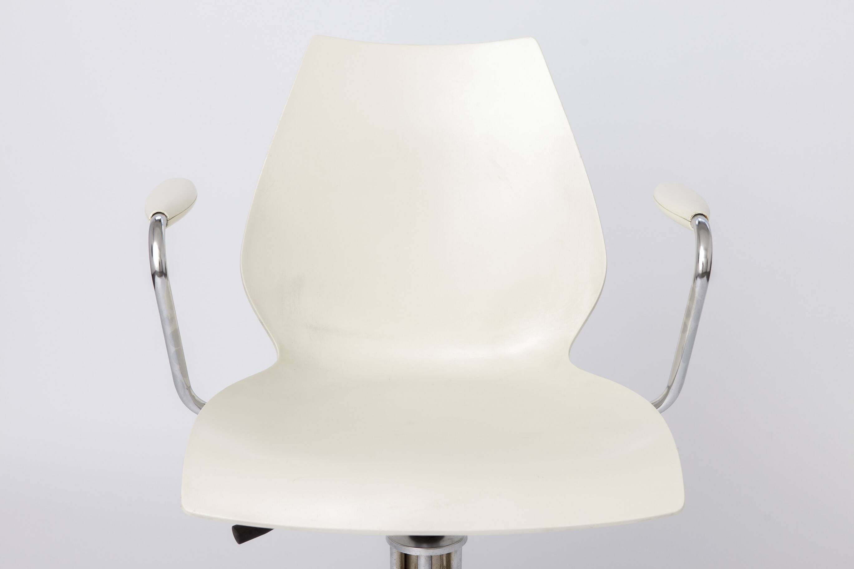 Vintage Kartell Maui Swivel Chair by Vico Magistrettic Italian Design 2000s