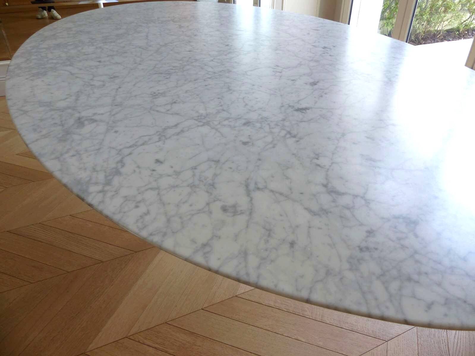 Saarinen Dining Table - Oval Statuarietto Marble KNOLL Eero Saarinen