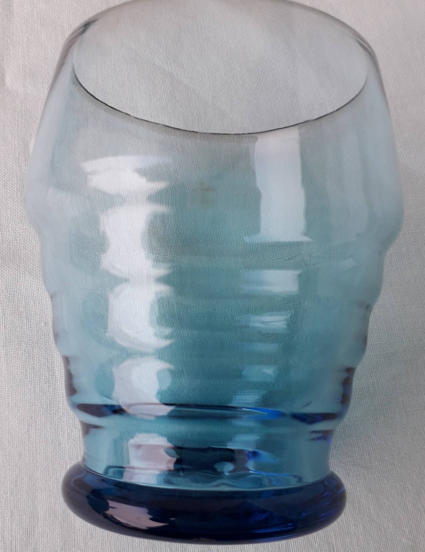 8 blue glasses