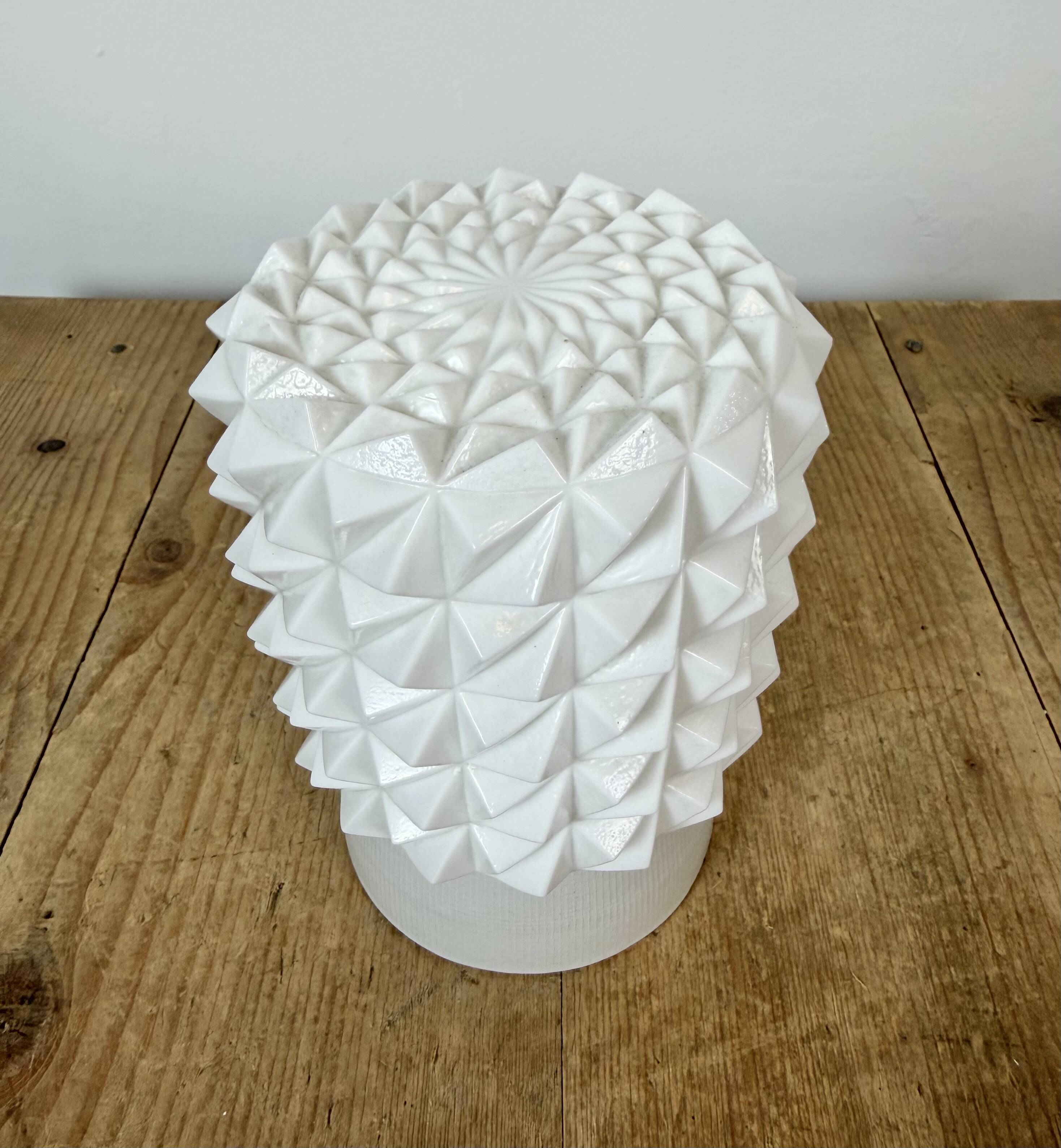Lustre en porcelaine blanche vintage, années 1970