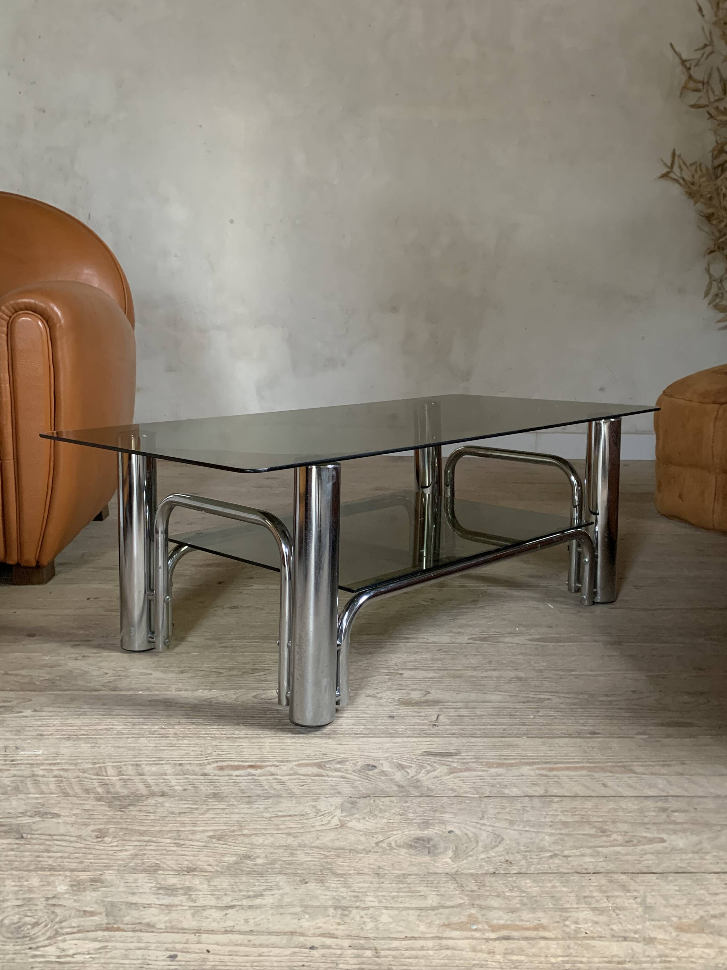 Table basse chromée et verre fumé vintage