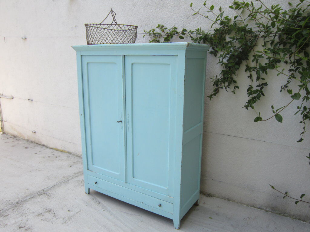 Small Paris wardrobe