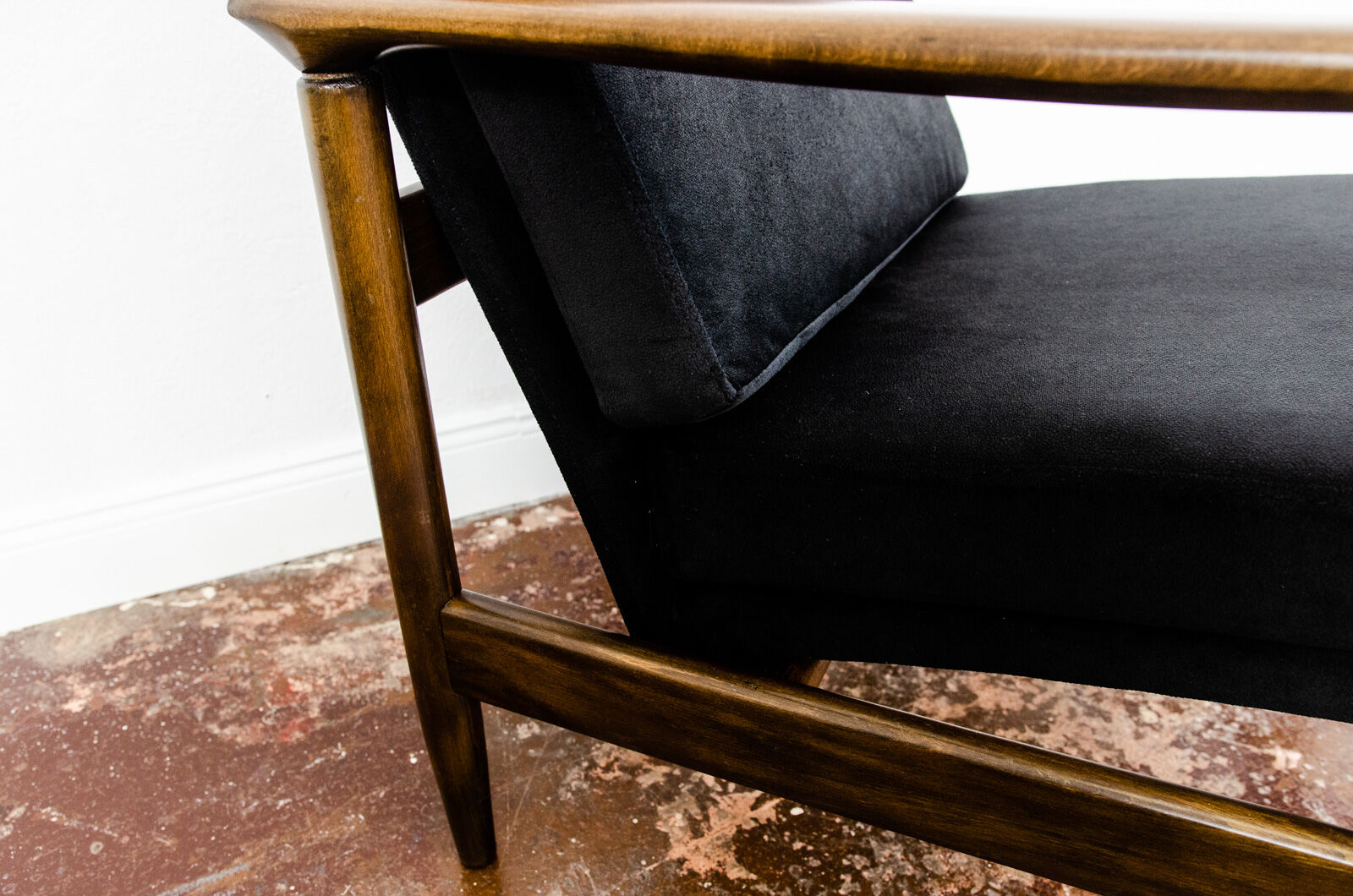 GFM 142 by Edmund Homa 1960's