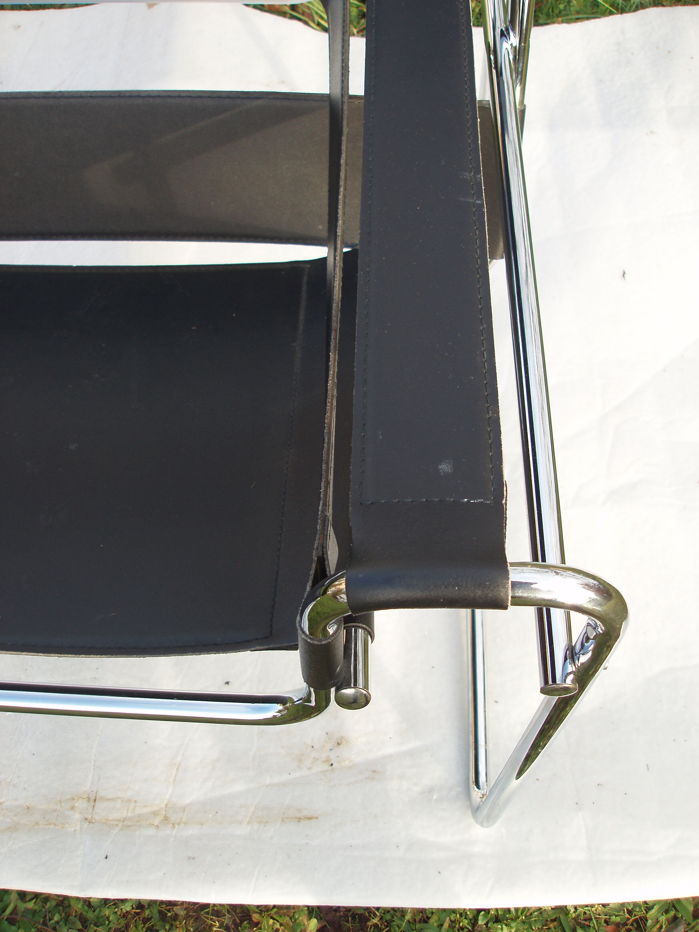 Wassilly chair in black and chrome leather byMarcel Breuer