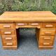 Petit bureau à caissons américain meuble ancien bois art décoratif deco années 50 indus métier atelier administration