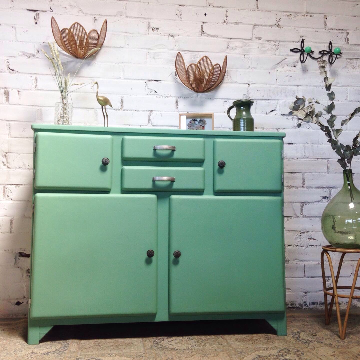 Vintage buffet mado green water
