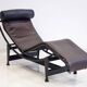 Chaise longue LC4 de Cassina par Le Corbusier, Charlotte Perriand et Pierre Jeanneret.