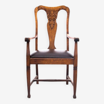 Oak armchair, Western Europe, early 20th century.