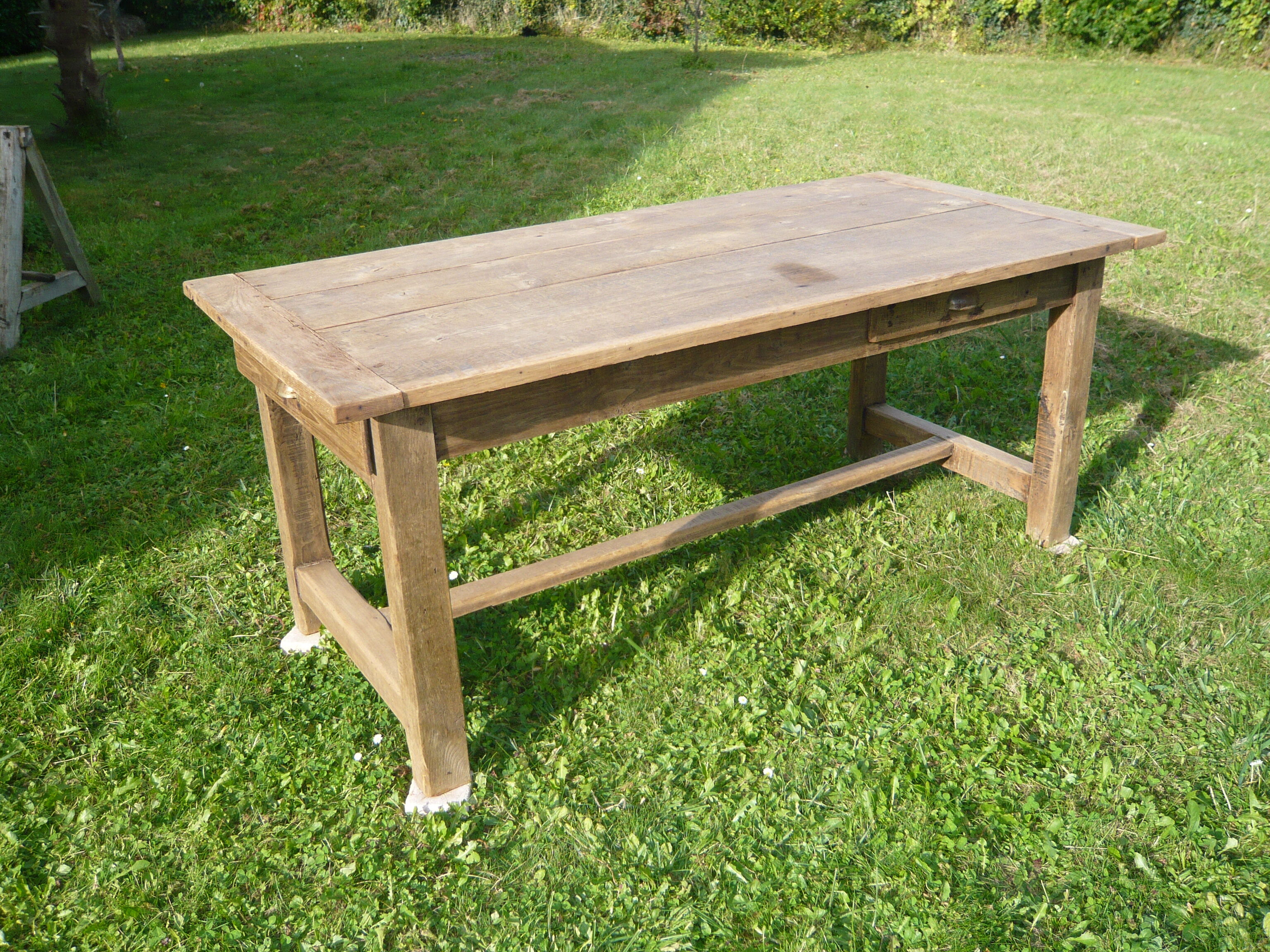 Farm table
