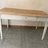 Two-tone farm table